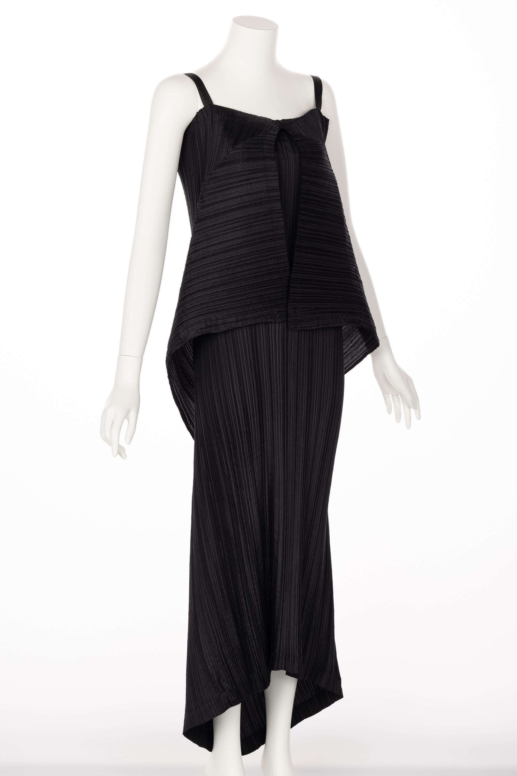 Women's Issey Miyake Black Pleated Sculptural Sleeveless Maxi Dress, 1990s For Sale