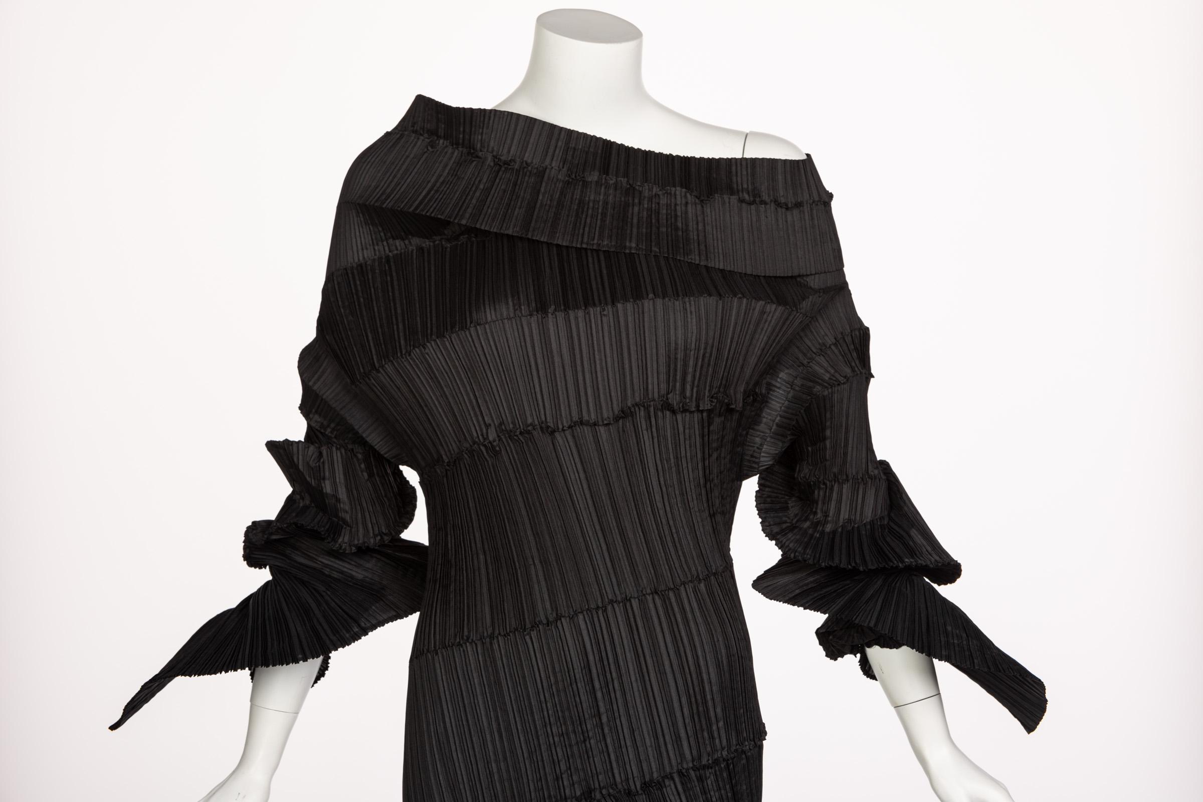 Issey Miyake Black Pleated Spiral Dress, 1990s 2