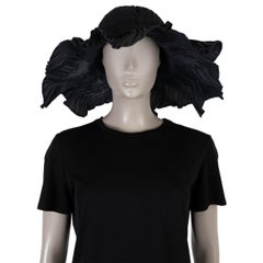 Chapeau FEDORA plissé « WAVE » Issey Miyake en polyester noir, collection 2016, taille unique