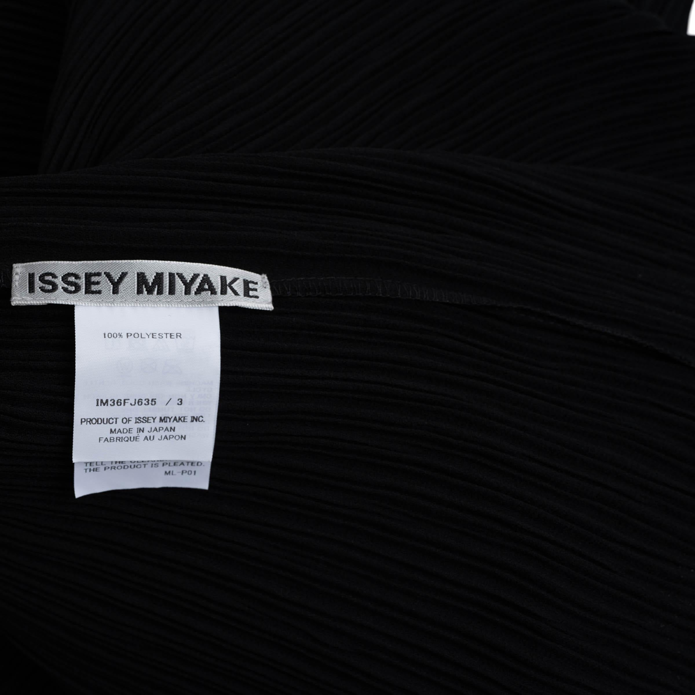 Issey Miyake noir polyester HATCHING PLEATS LONG SLEEVE Shirt 3 M en vente 1