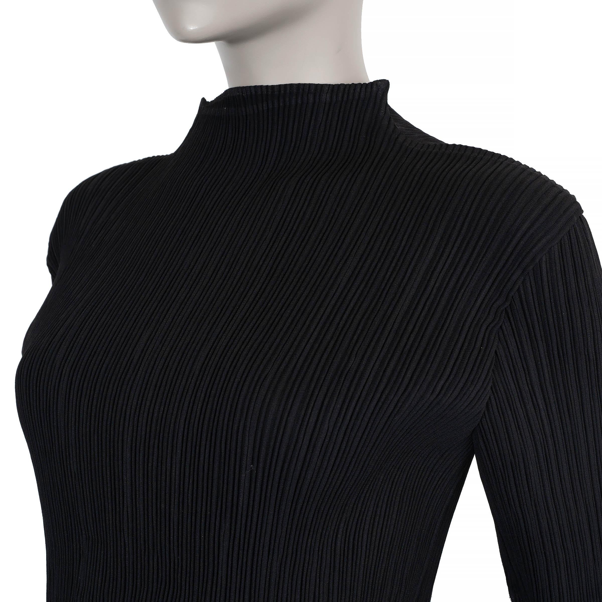 Issey Miyake noir polyester HATCHING PLEATS SHORT SLEEVE Shirt 2 S en vente 1