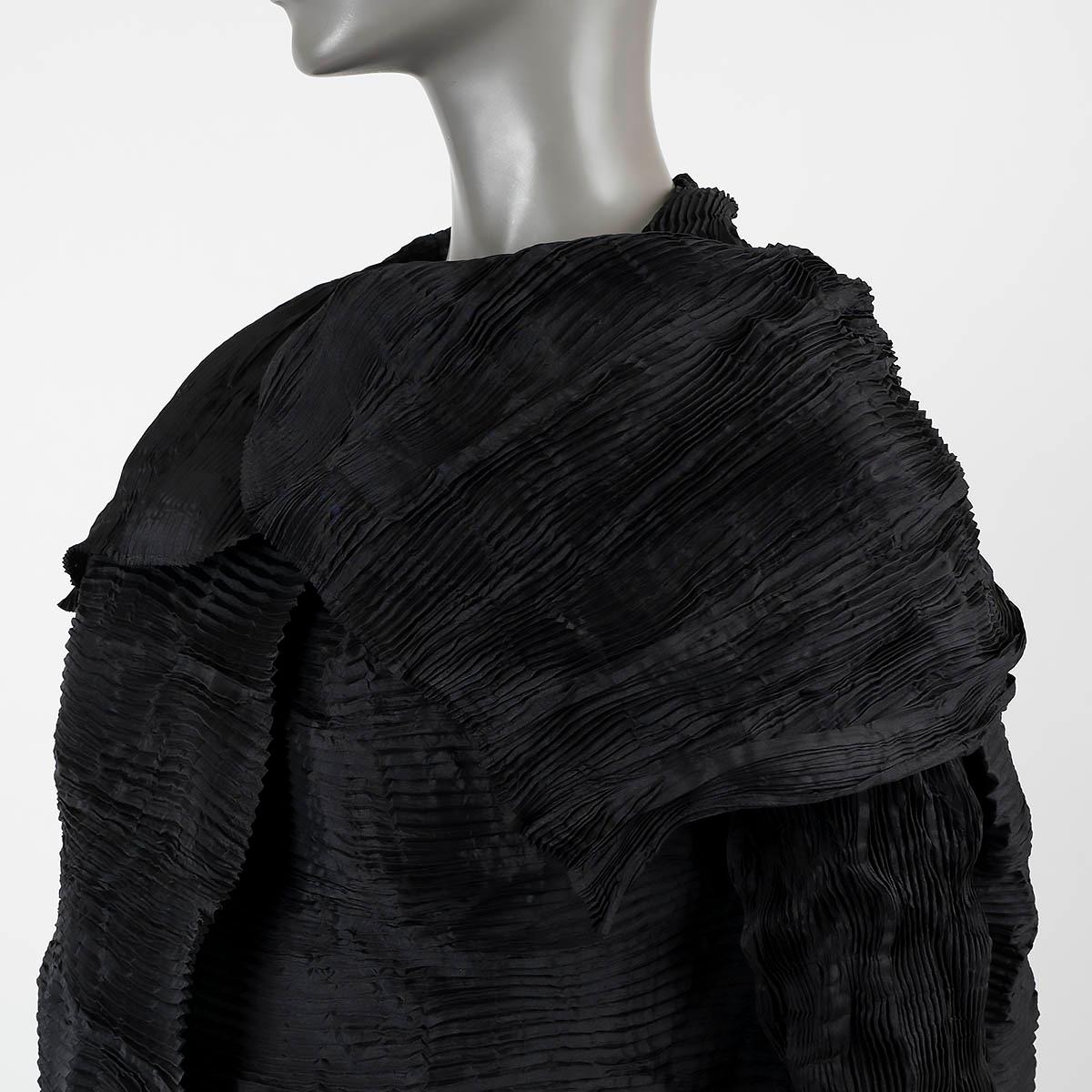 ISSEY MIYAKE black polyester PLEATED DRAPED WRAP Jacket 2 S For Sale 1