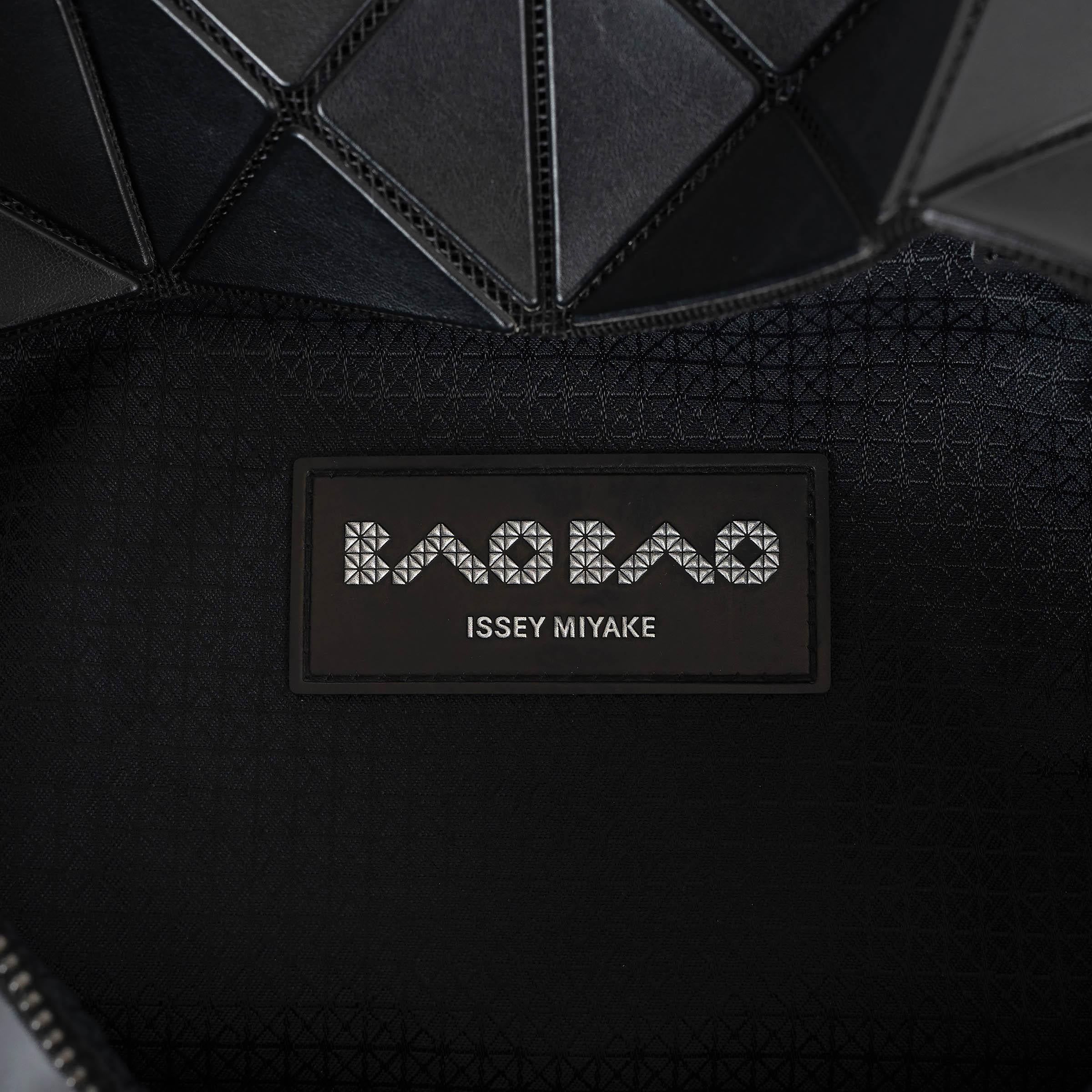 Issey Miyake borsa zaino nera in PVC BAO BAO FLAT in vendita 1