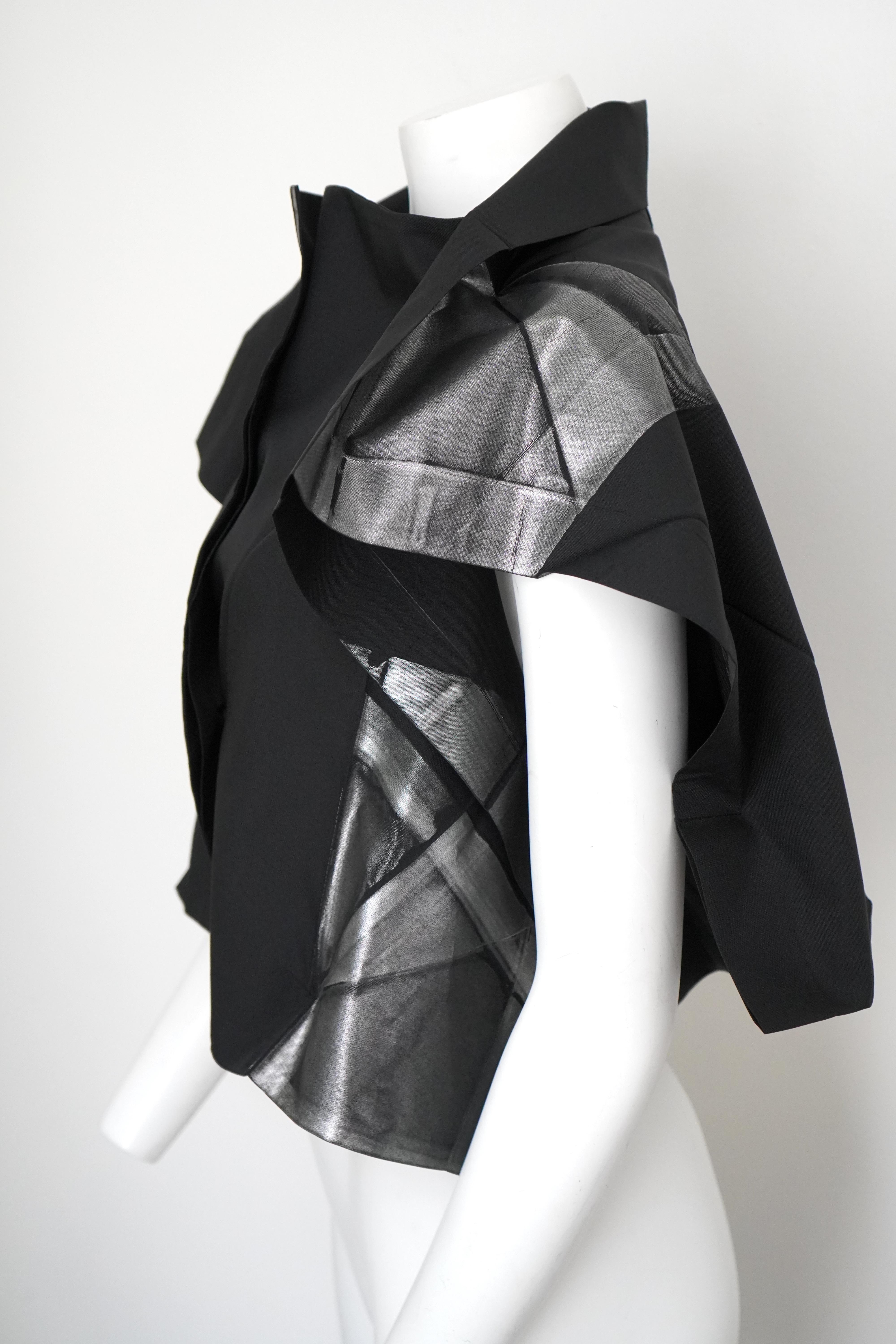 Women's Issey Miyake Black & Silver Metallic buttoned top For Sale