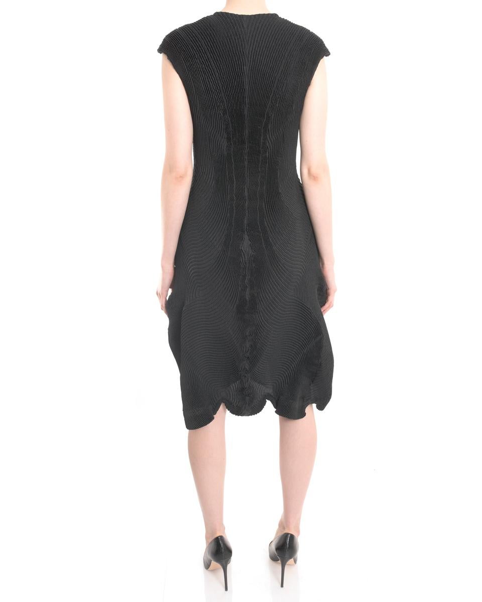 Issey Miyake Black Sleeveless Avant Garde Dress - M In Excellent Condition In Toronto, ON