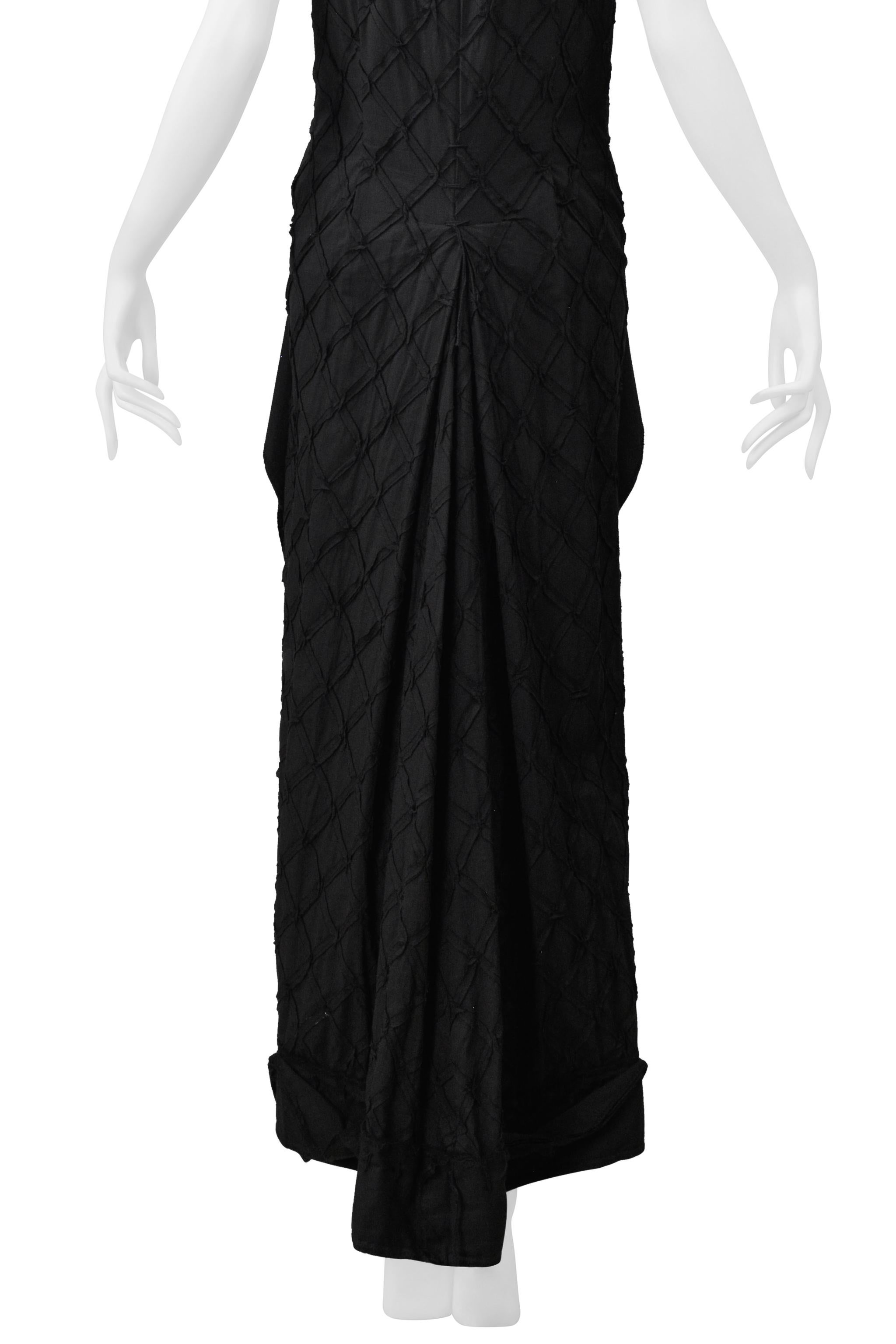 Issey Miyake Schwarzes ärmelloses Kleid mit Diamant-Stitch-Detail Ss 2003 im Angebot 5