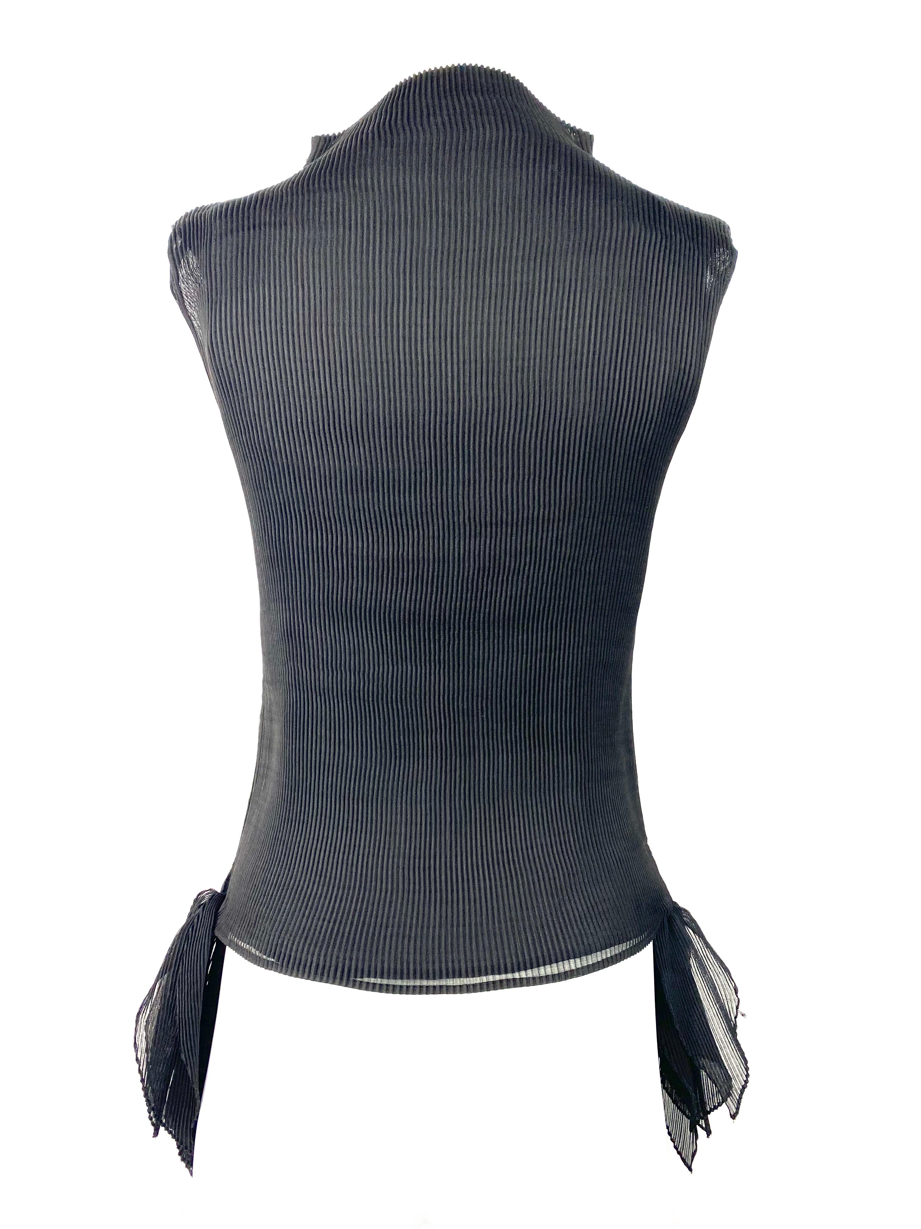 Women's or Men's Issey Miyake Black Sleeveless Top Size 2  For Sale