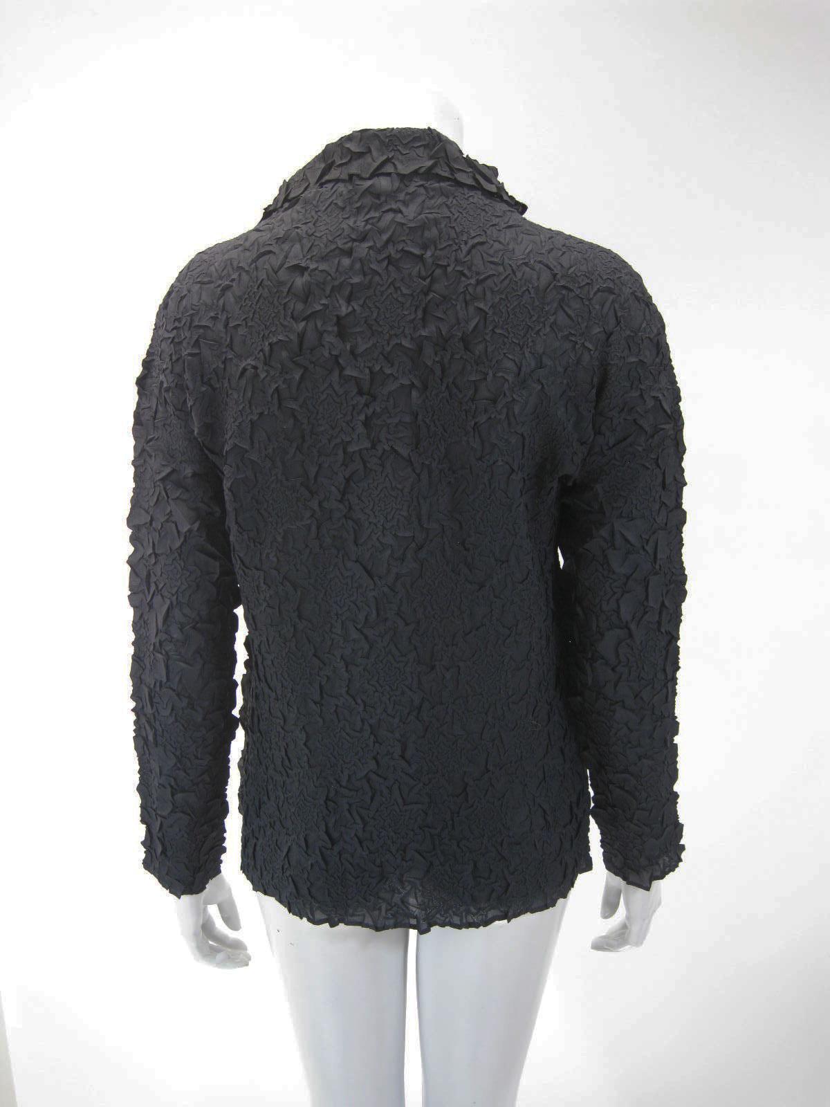 Issey Miyake Black Textured Crinkled Blouse In Excellent Condition In Oakland, CA