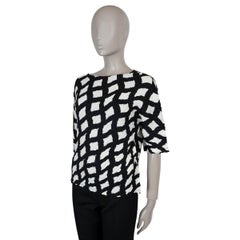 Issey Miyake Schwarz-Weiß-Polyester 2023 REITERATION Plissee-Oberteil 2 M