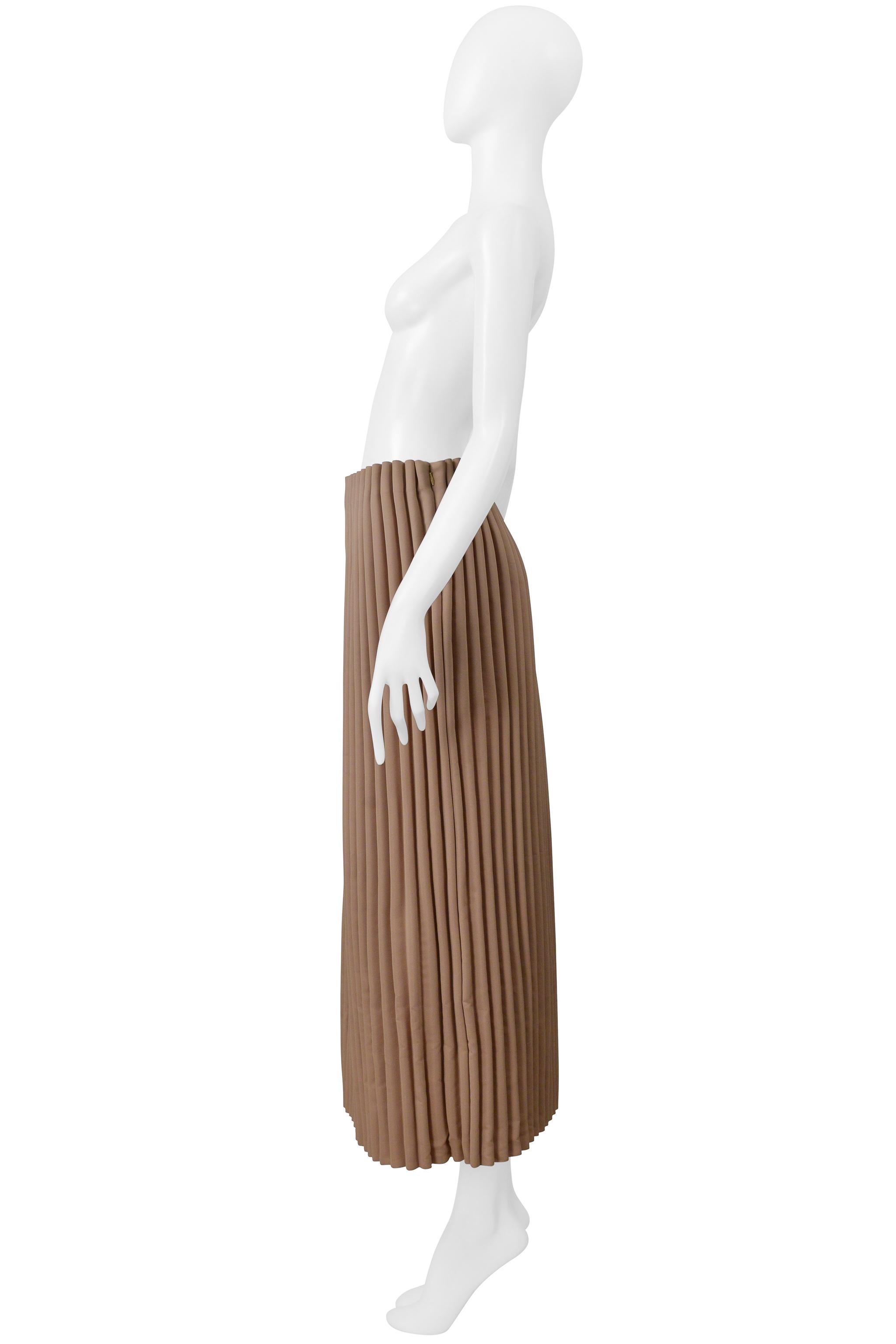Issey Miyake Gonna lunga marrone con pieghe a fisarmonica 2000-2001 In condizioni ottime in vendita a Los Angeles, CA