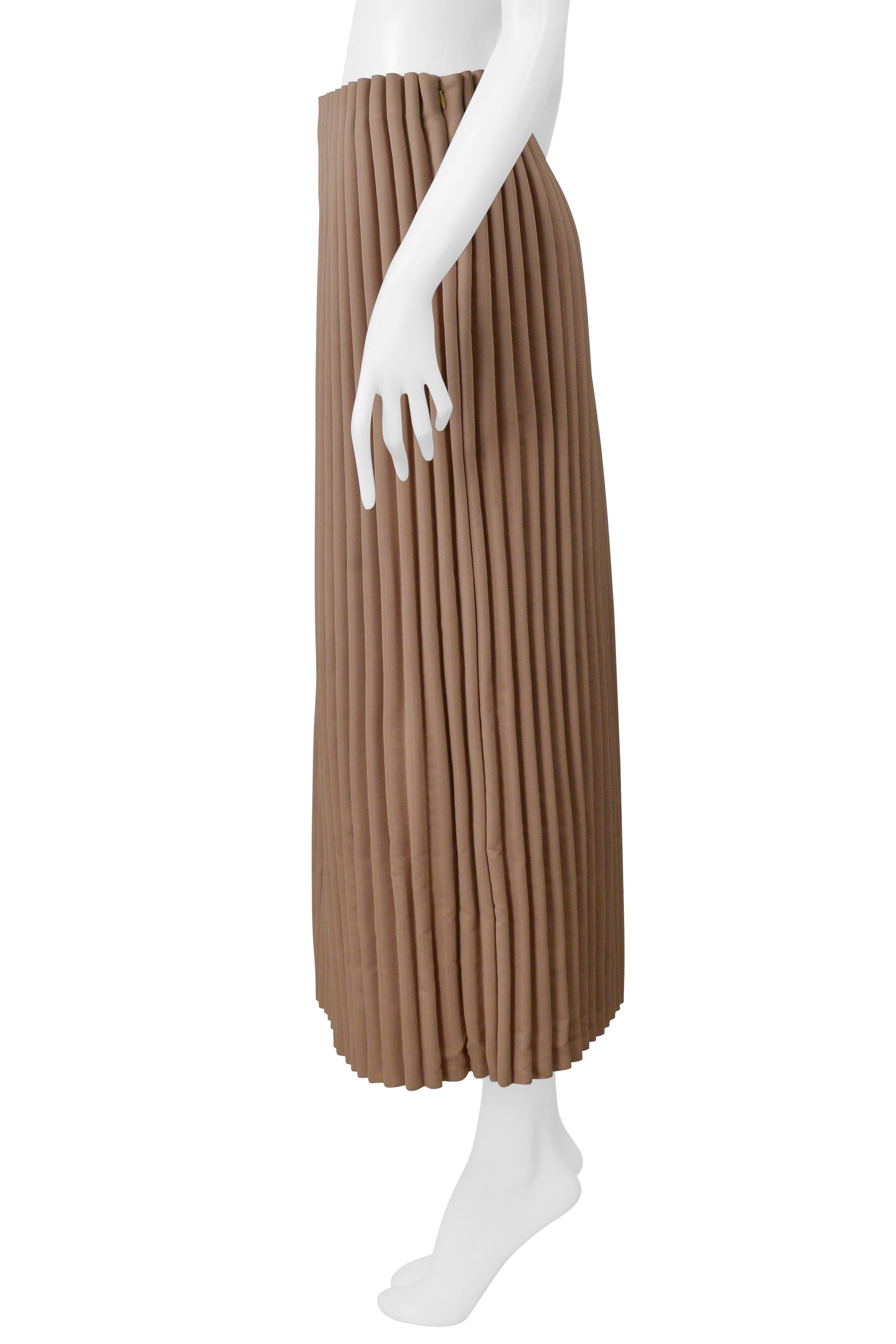 Issey Miyake Gonna lunga marrone con pieghe a fisarmonica 2000-2001 in vendita 2