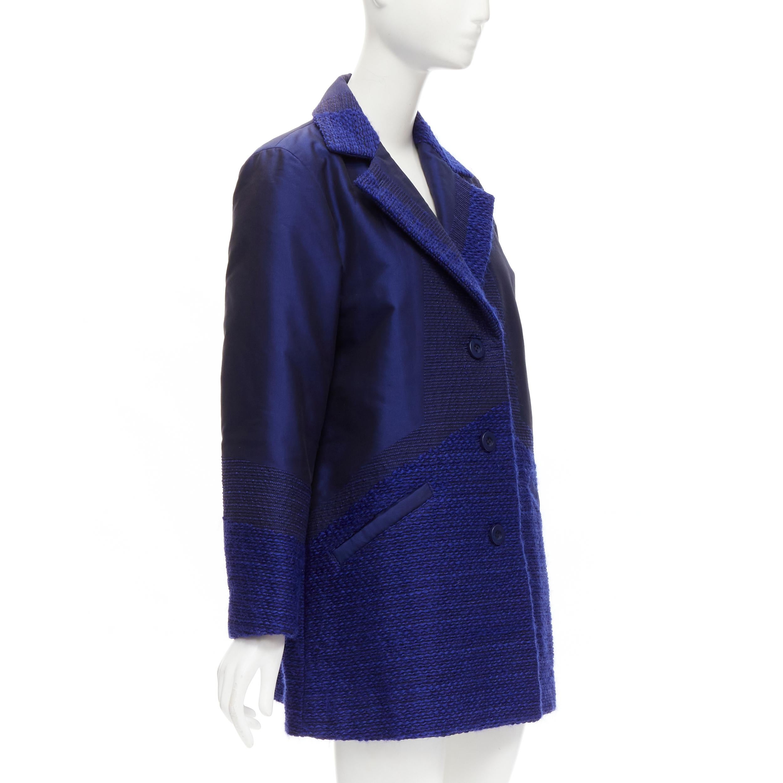 ISSEY MIYAKE Kobaltblauer Jackenmantel aus Taft und Tweed mit mehreren Texturen M Damen im Angebot