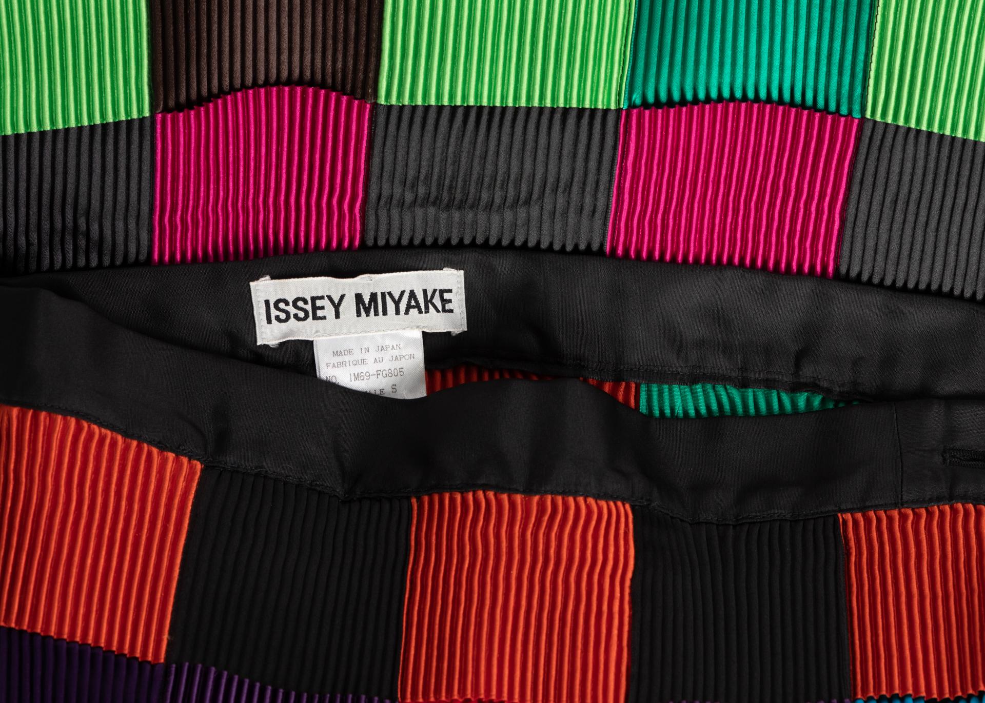 Issey Miyake Colorblock Woven Ribbon Skirt, 1990s In Excellent Condition For Sale In Boca Raton, FL