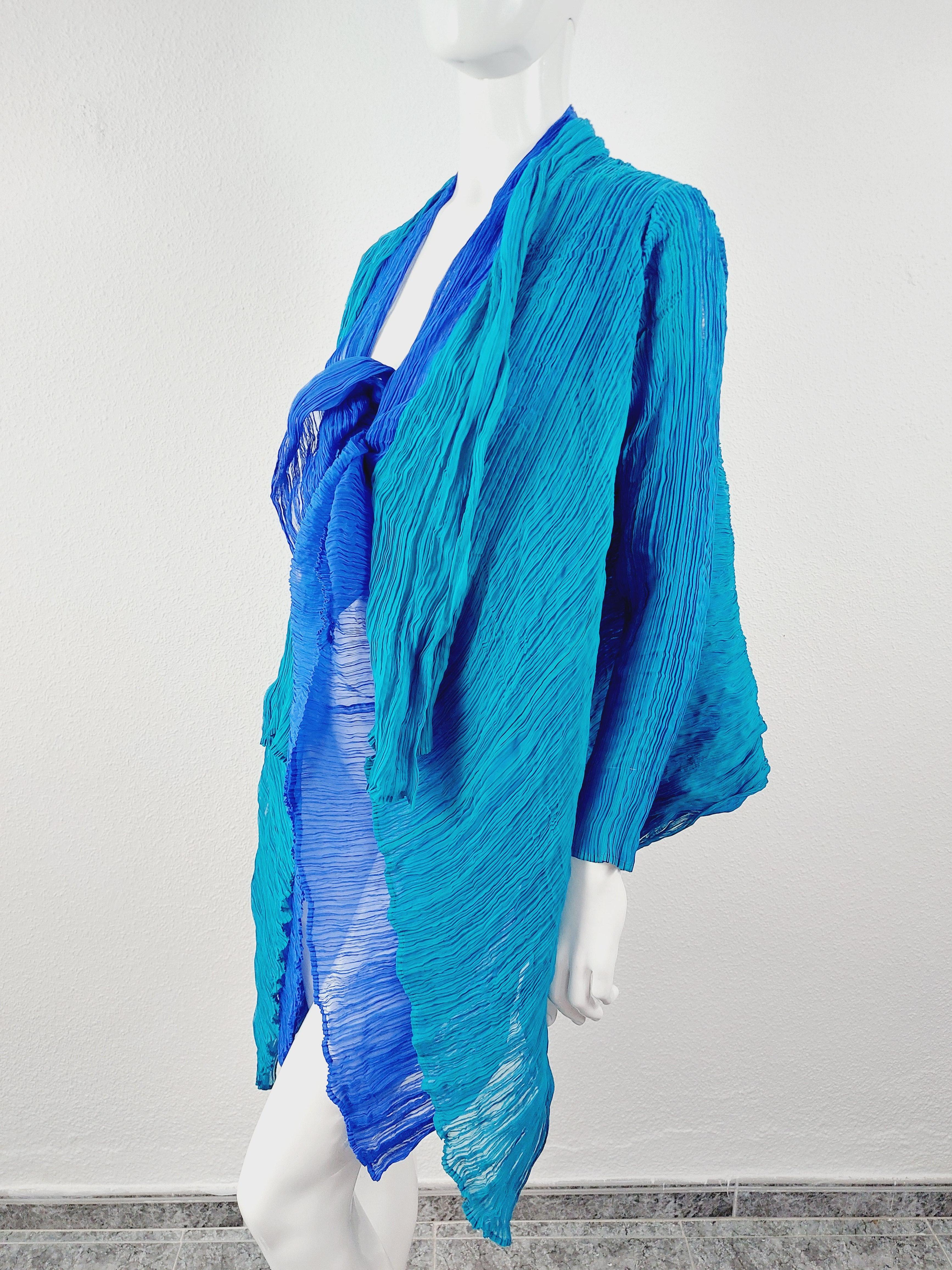 Issey Miyake Féte Fete Bicolor Blue Asymmetric Pleated Kimono Cape Jaced Dress For Sale 6