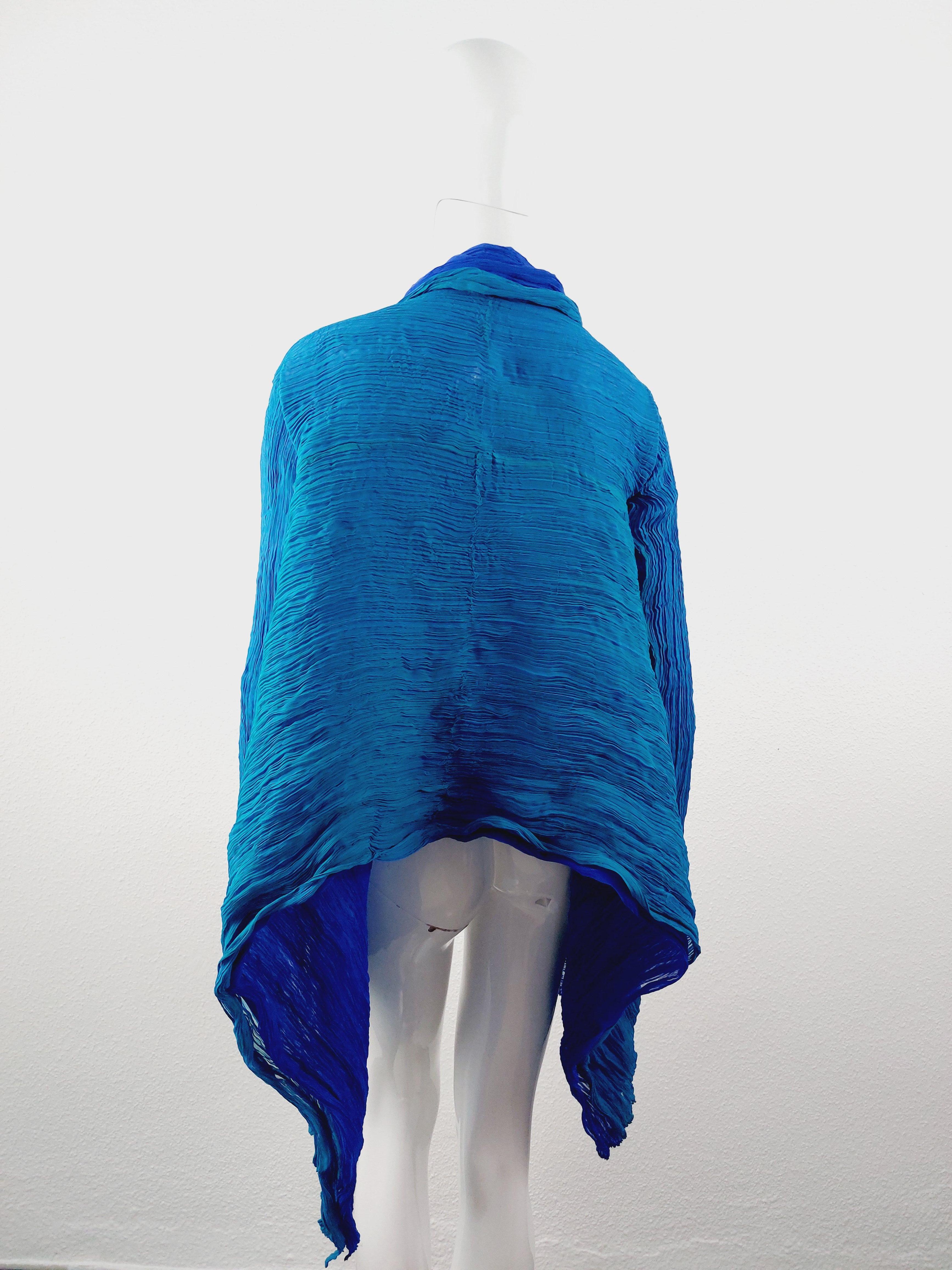 Issey Miyake Féte Fete Bicolor Blue Asymmetric Pleated Kimono Cape Jaced Dress For Sale 8
