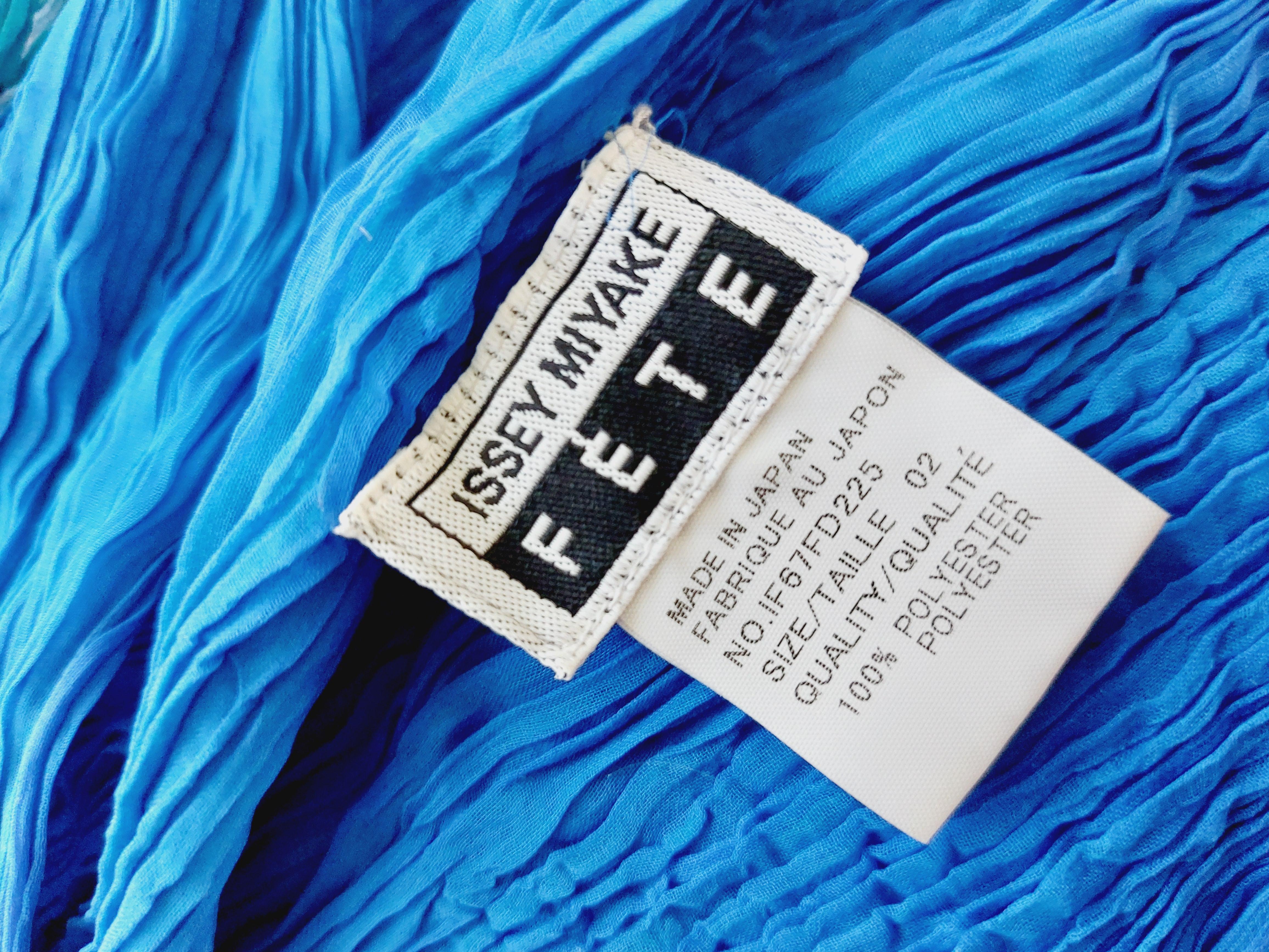 Issey Miyake Féte Fete Bicolor Blue Asymmetric Pleated Kimono Cape Jaced Dress For Sale 10