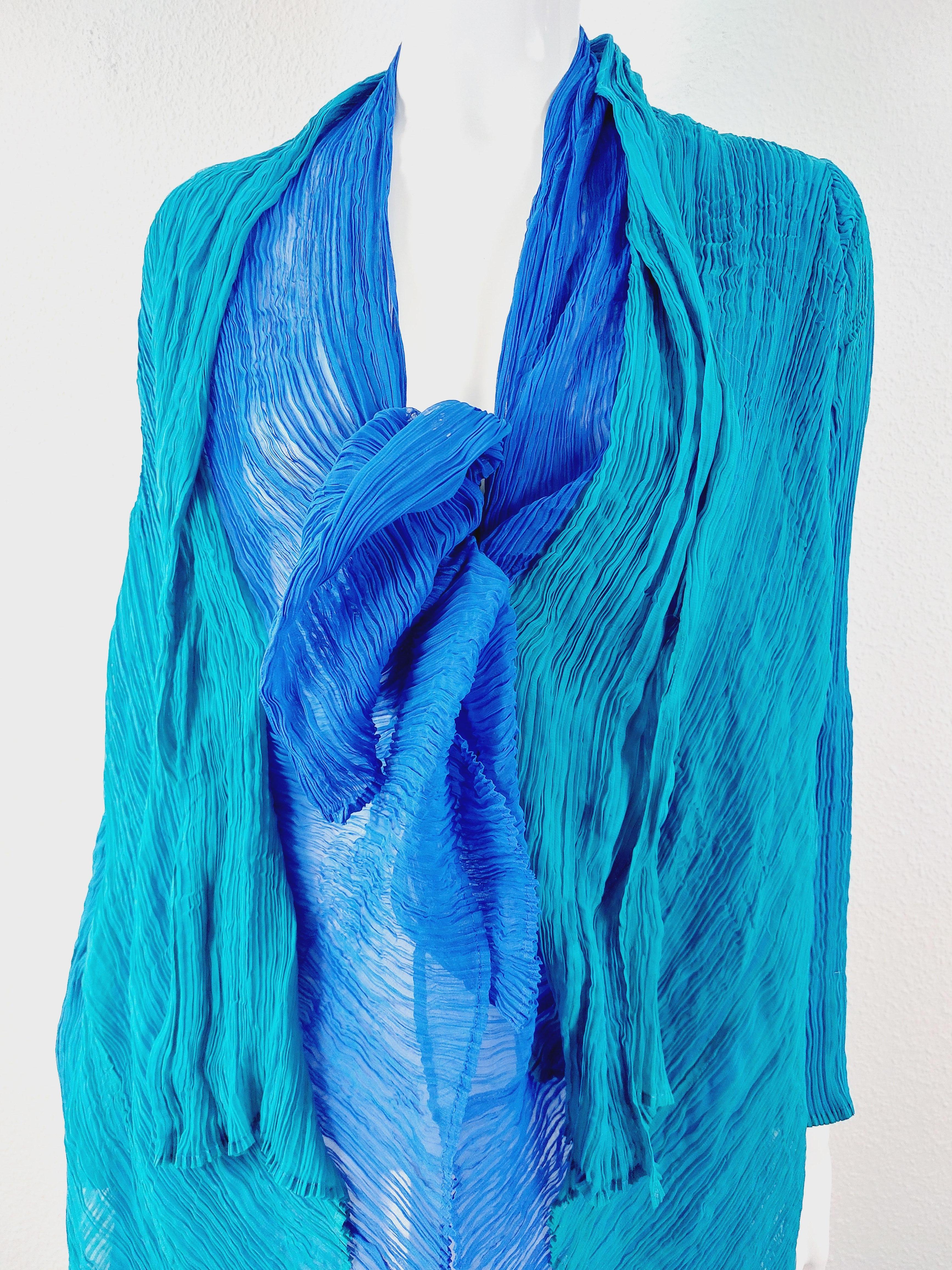 Issey Miyake Féte Fete Bicolor Blue Asymmetric Pleated Kimono Cape Jaced Dress For Sale 2