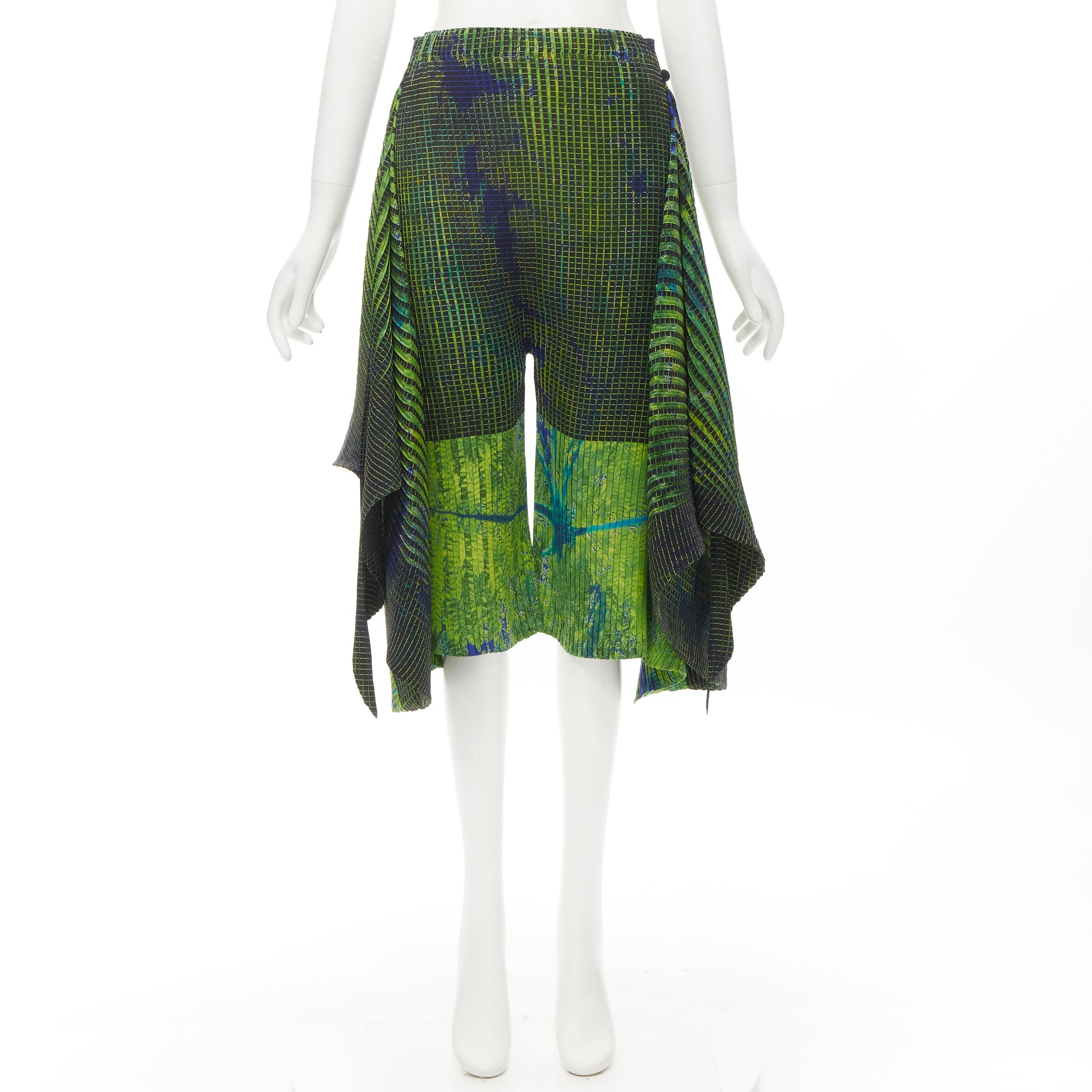 ISSEY MIYAKE green blue abstract print wrap draped culotte shorts S For Sale 7