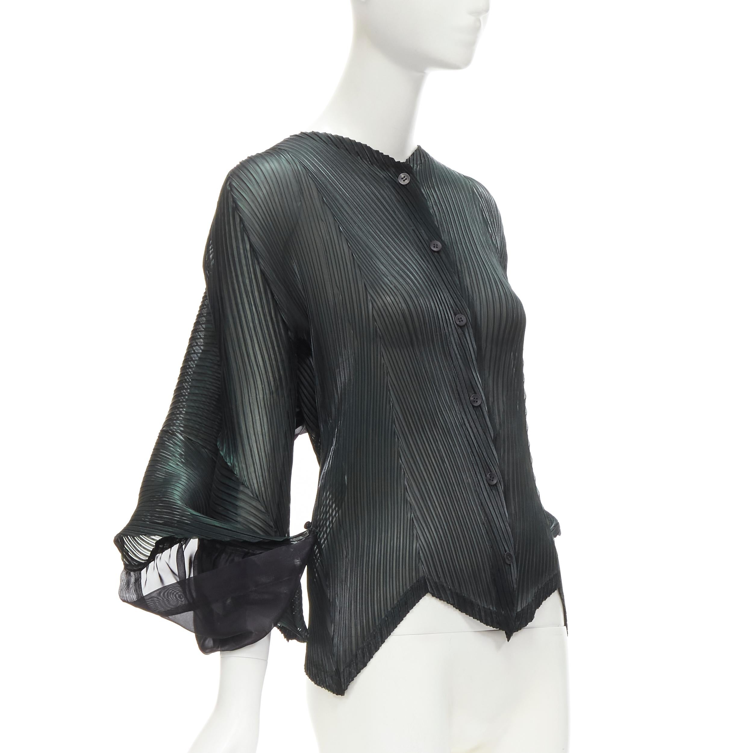 ISSEY MIYAKE green plisse pleat black cloud ruffle shawl top JP3 L In Excellent Condition In Hong Kong, NT