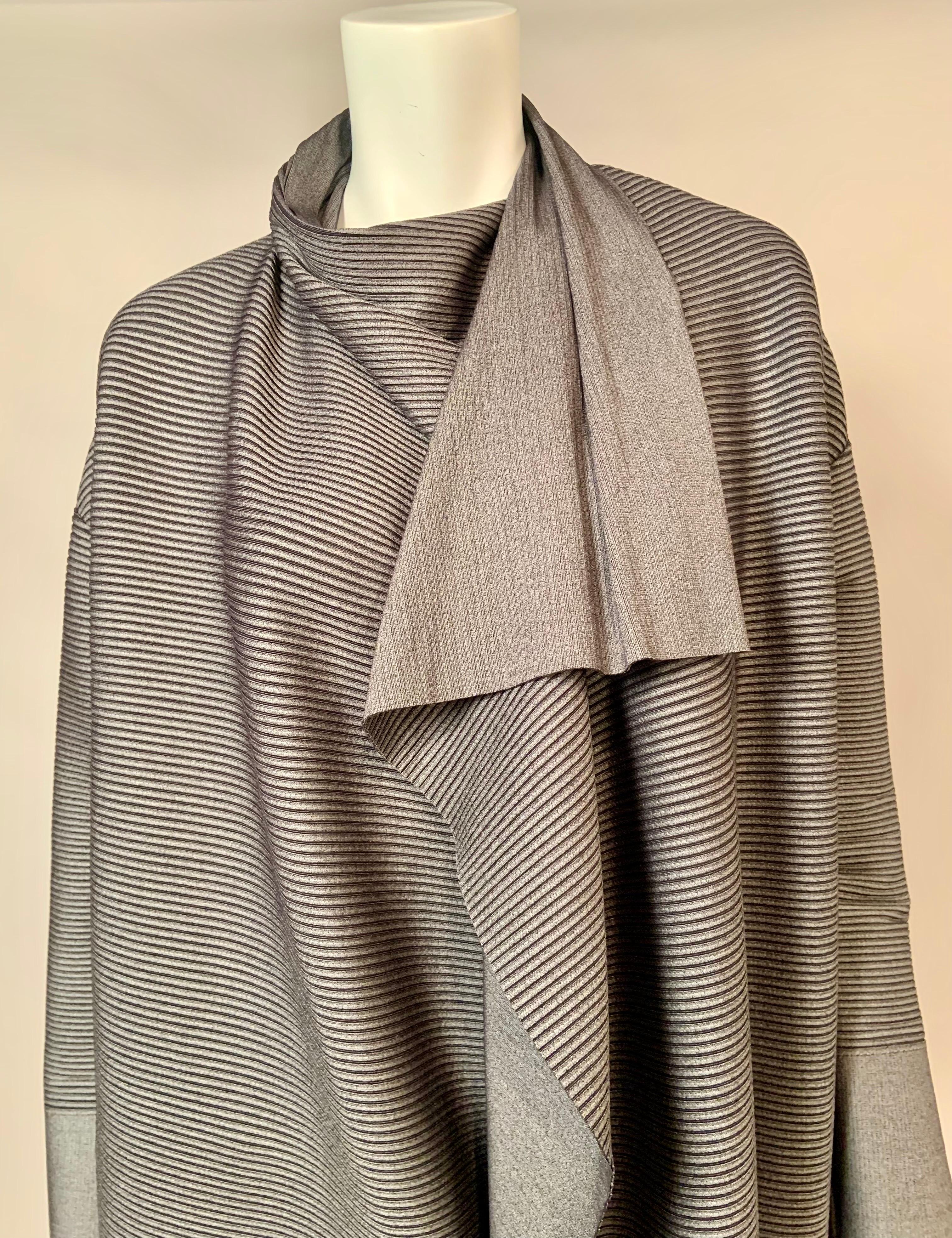 Issey Miyake Cappotto grigio a righe semi trasparente con etichette originali in vendita 4