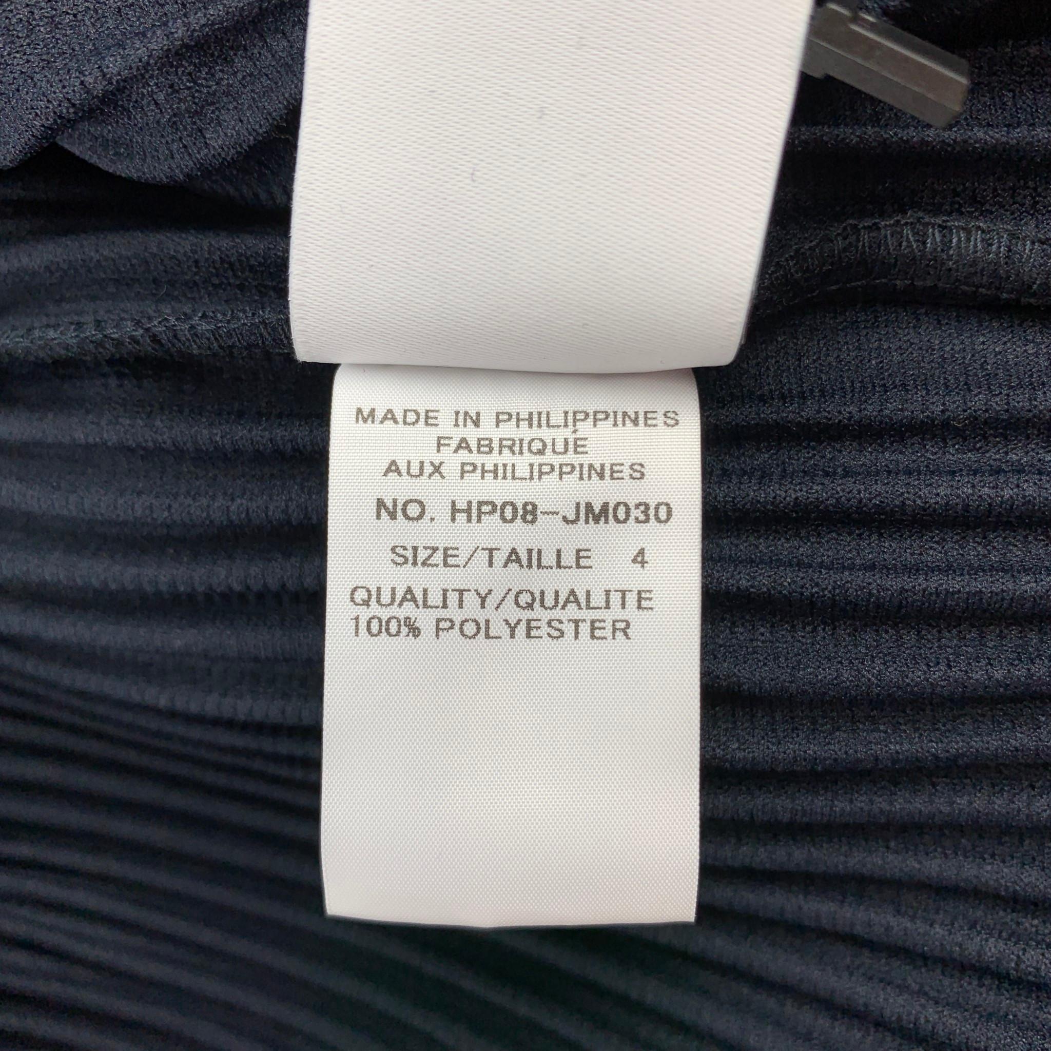 ISSEY MIYAKE Homme Plisse Size XL Navy Pleated Polyester Polo In New Condition In San Francisco, CA