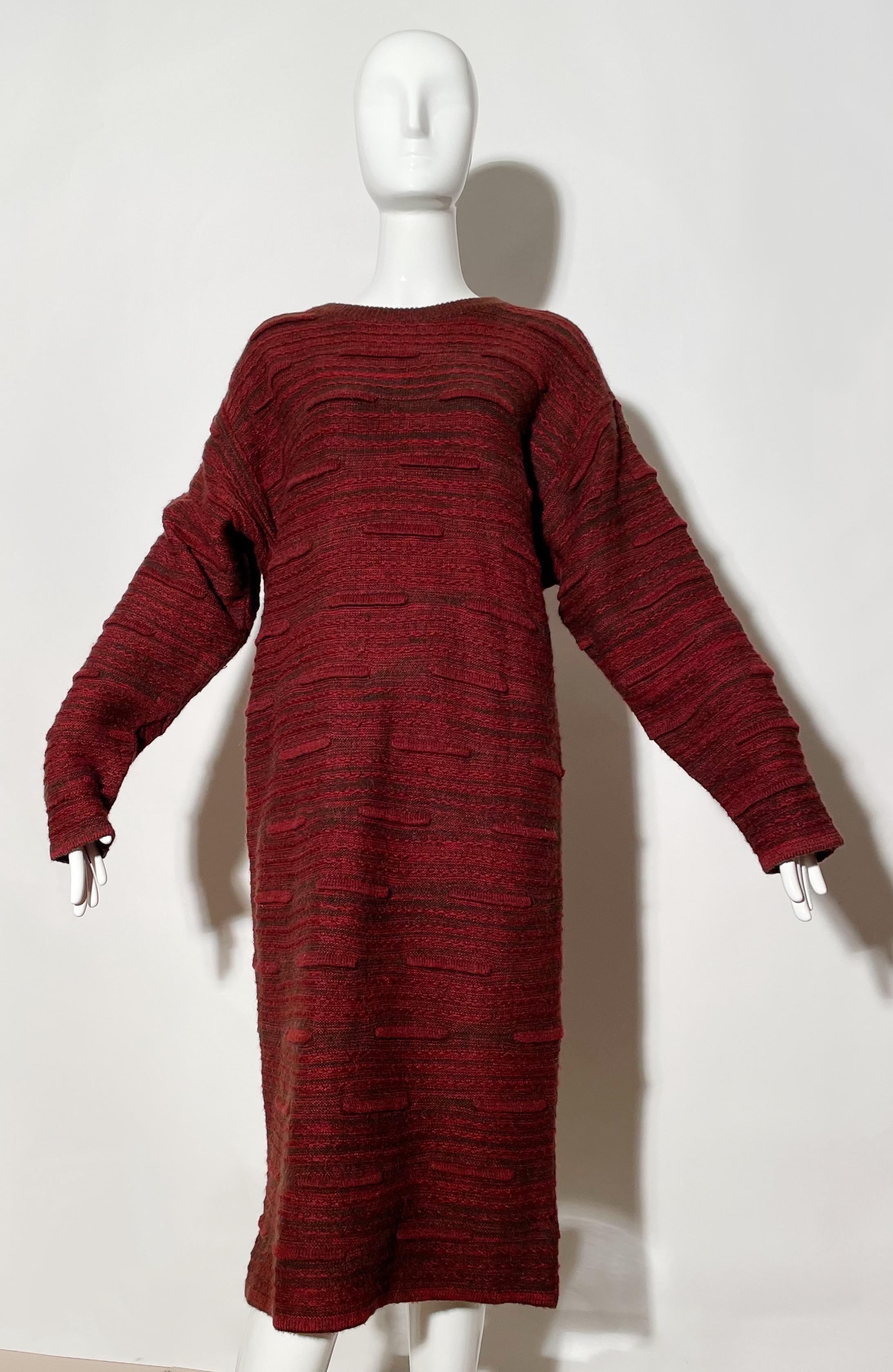 Longsleeve knit sweaterdress. Wool. Made in Japan.

*Condition: great vintage condition, one snag ( as pictured).


Measurements Taken Laying Flat (inches)—
Shoulder to Shoulder: 21 in.
Sleeve Length: 22.5 in.
Bust: 42 in.
Waist: 42 in.
Length: 44