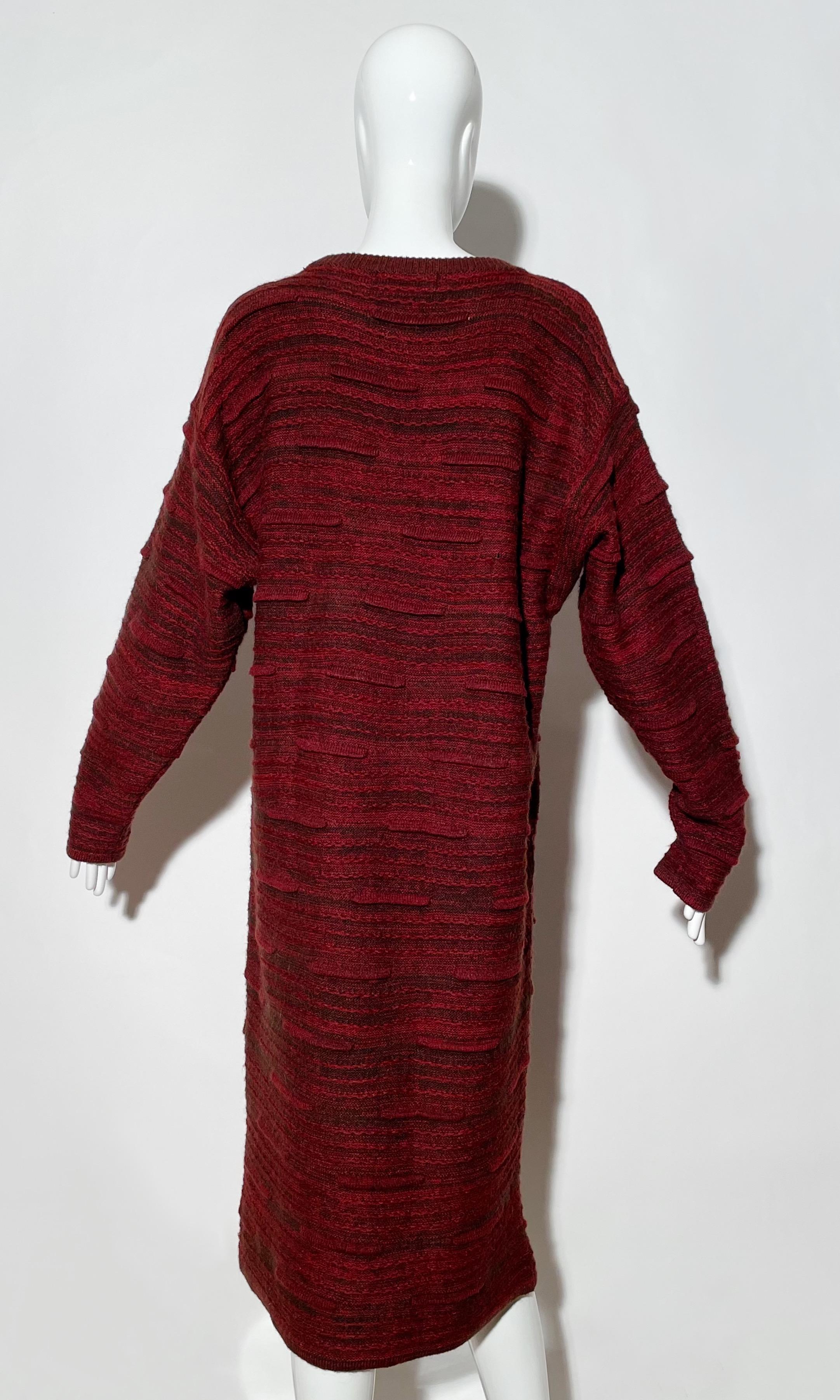 Issey Miyake Pulloverkleid aus Strick  im Angebot 1