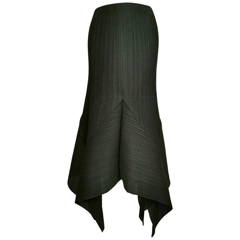 Issey Miyake Linen Pleated Handkerchief Hem Skirt For Sale at 1stDibs