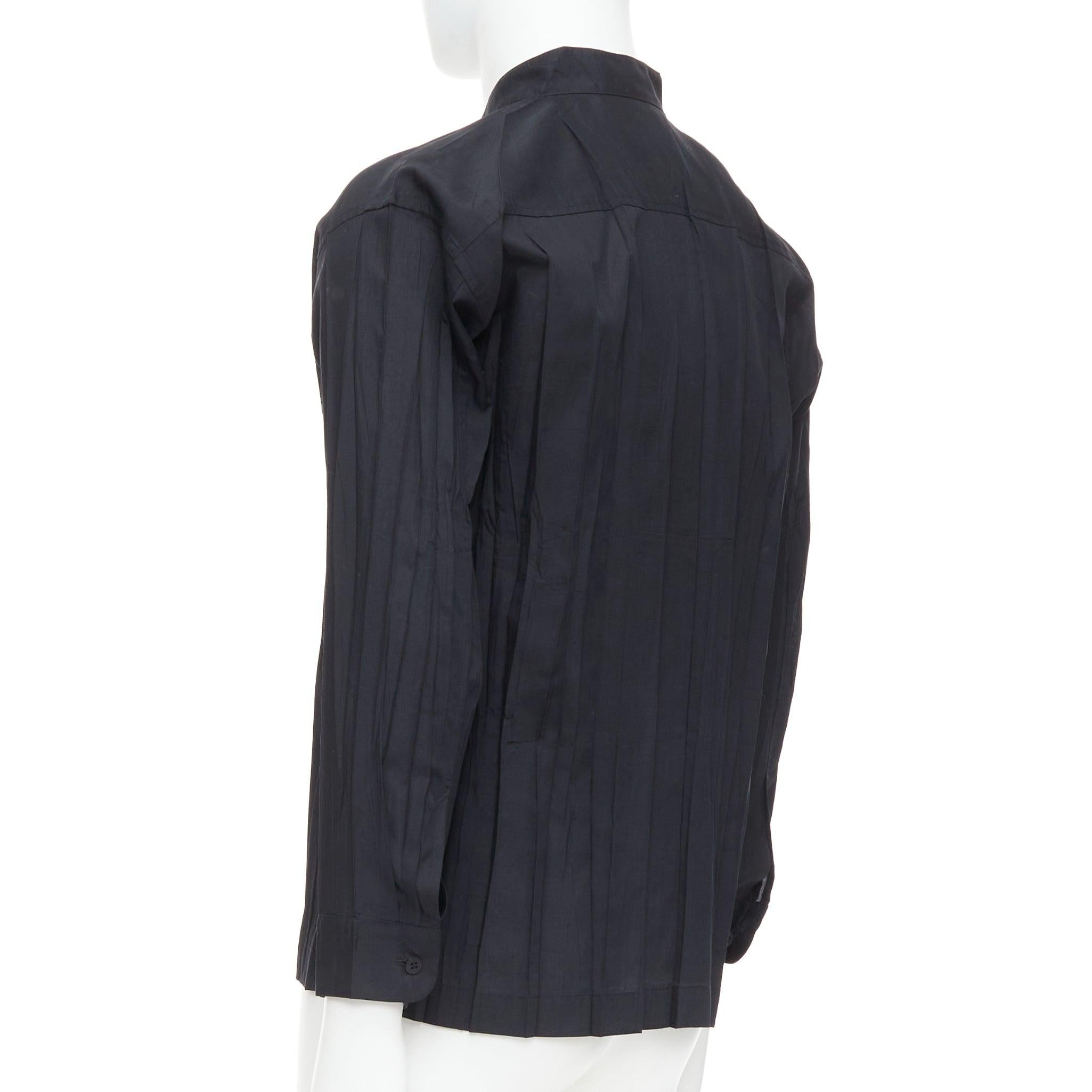 Issey Miyake Uomo nero accordian plisse plissé  camicia button down Sz1 S in vendita 2