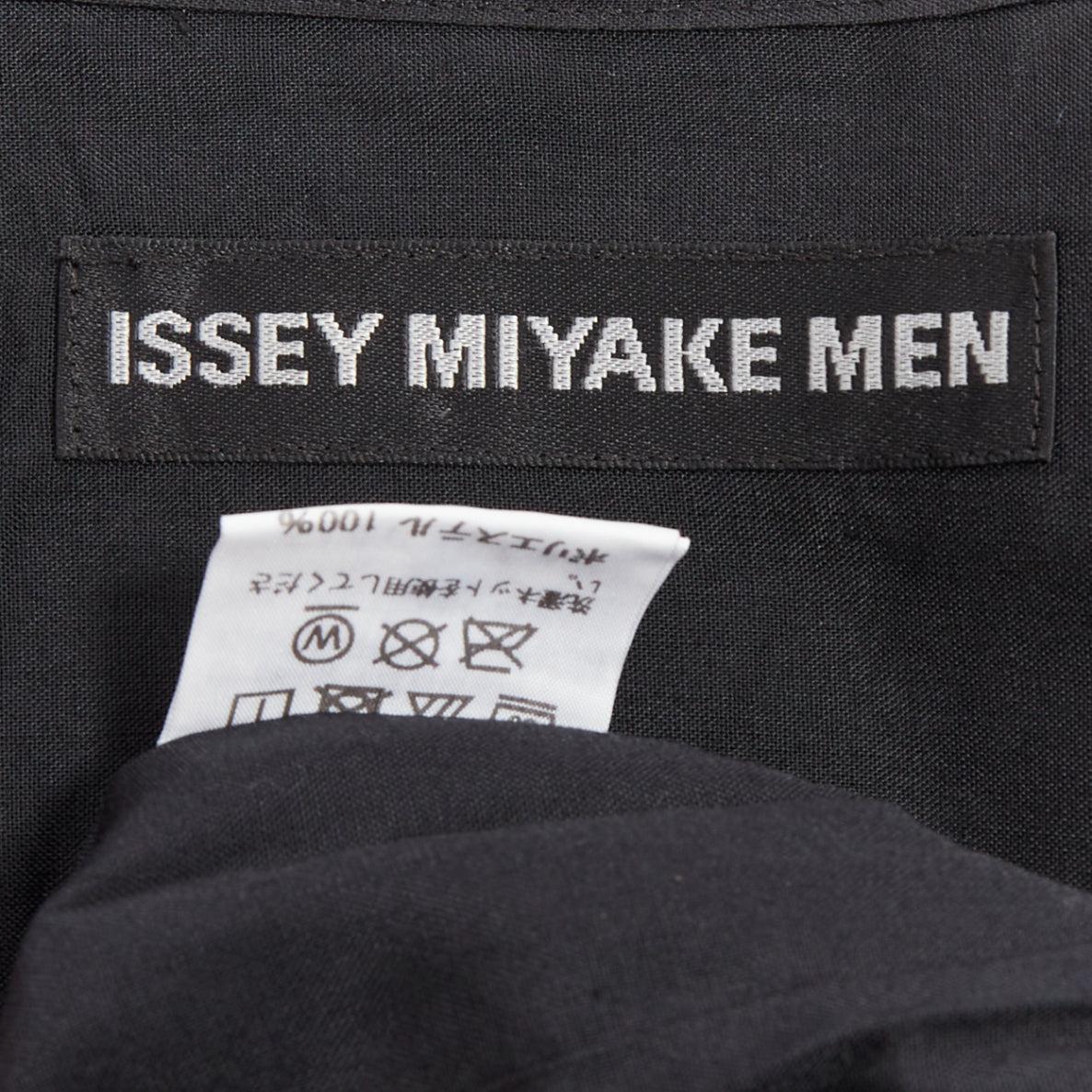 Issey Miyake Uomo nero accordian plisse plissé  camicia button down Sz1 S in vendita 4