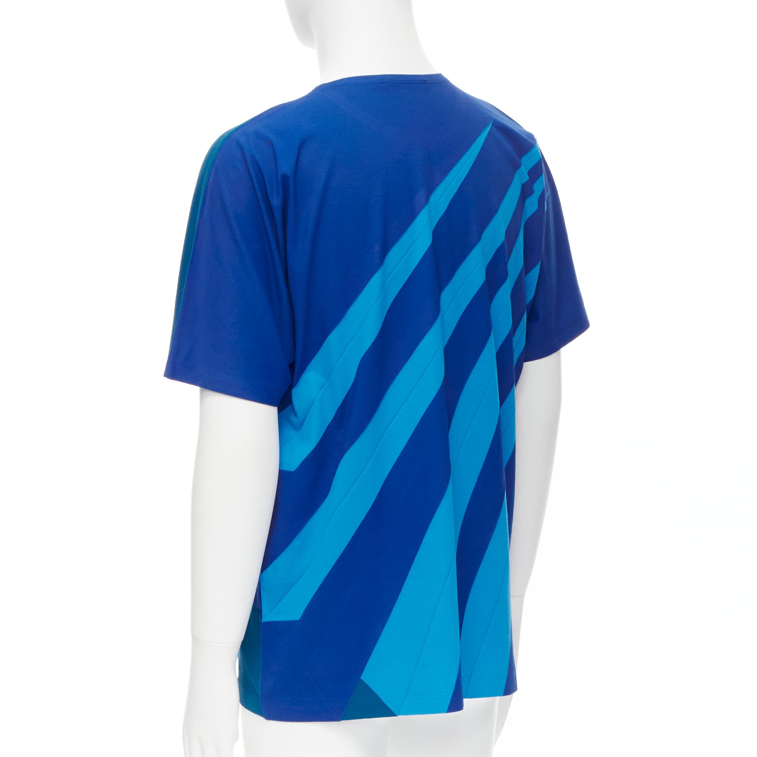 ISSEY MIYAKE MEN blue bonded pleat graphic print tshirt M For Sale 1