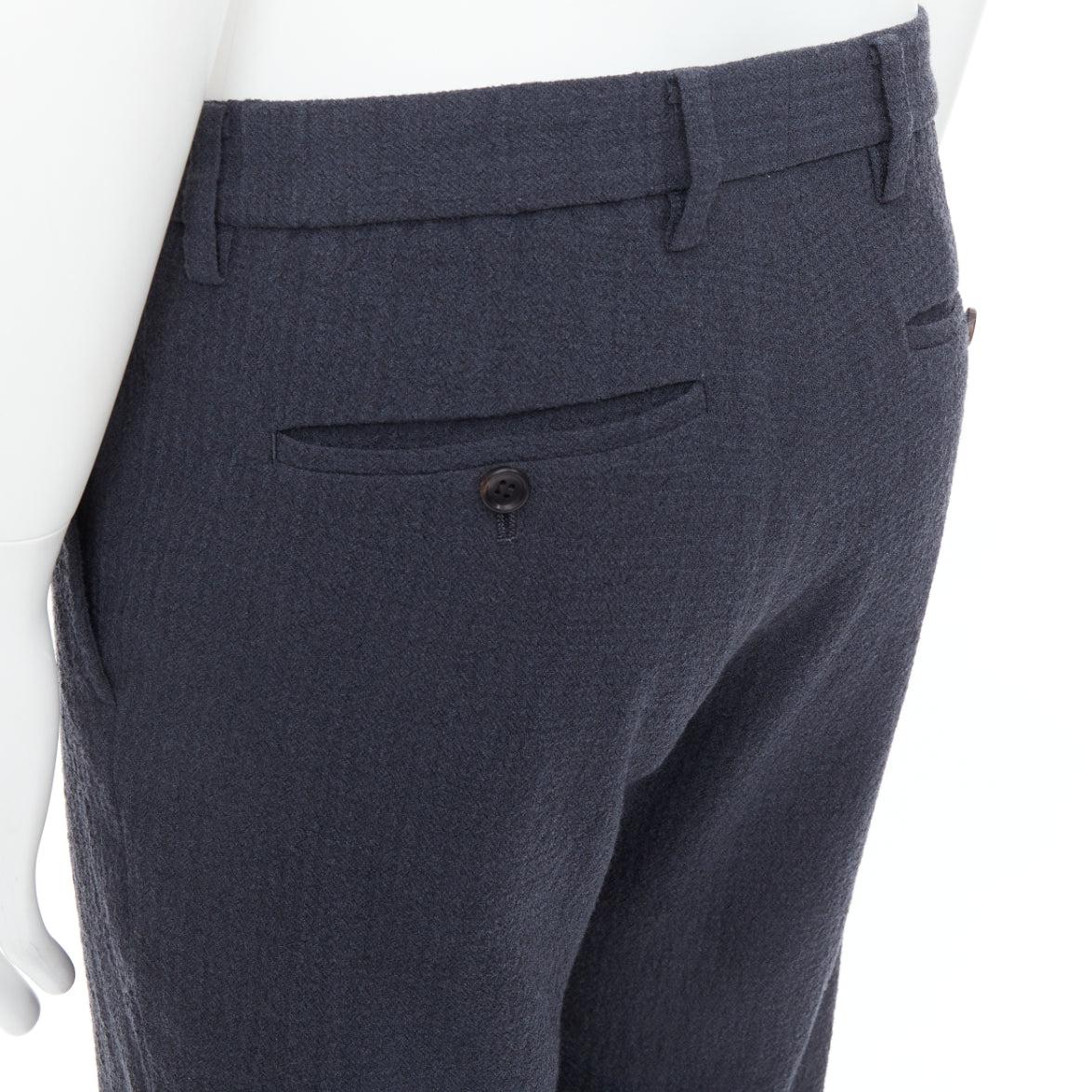 ISSEY MIYAKE Herren Graue strukturierte Hose aus 100 % Wolle JP1 S
Referenz: CNLE/A00433
Marke: Issey Miyake
Collection'S: Männer
MATERIAL: Wolle
Farbe: Grau
Muster: Solide
Verschluss: Zip Fly
Zusätzliche Details: Doppelte Gesäßtaschen.
Hergestellt
