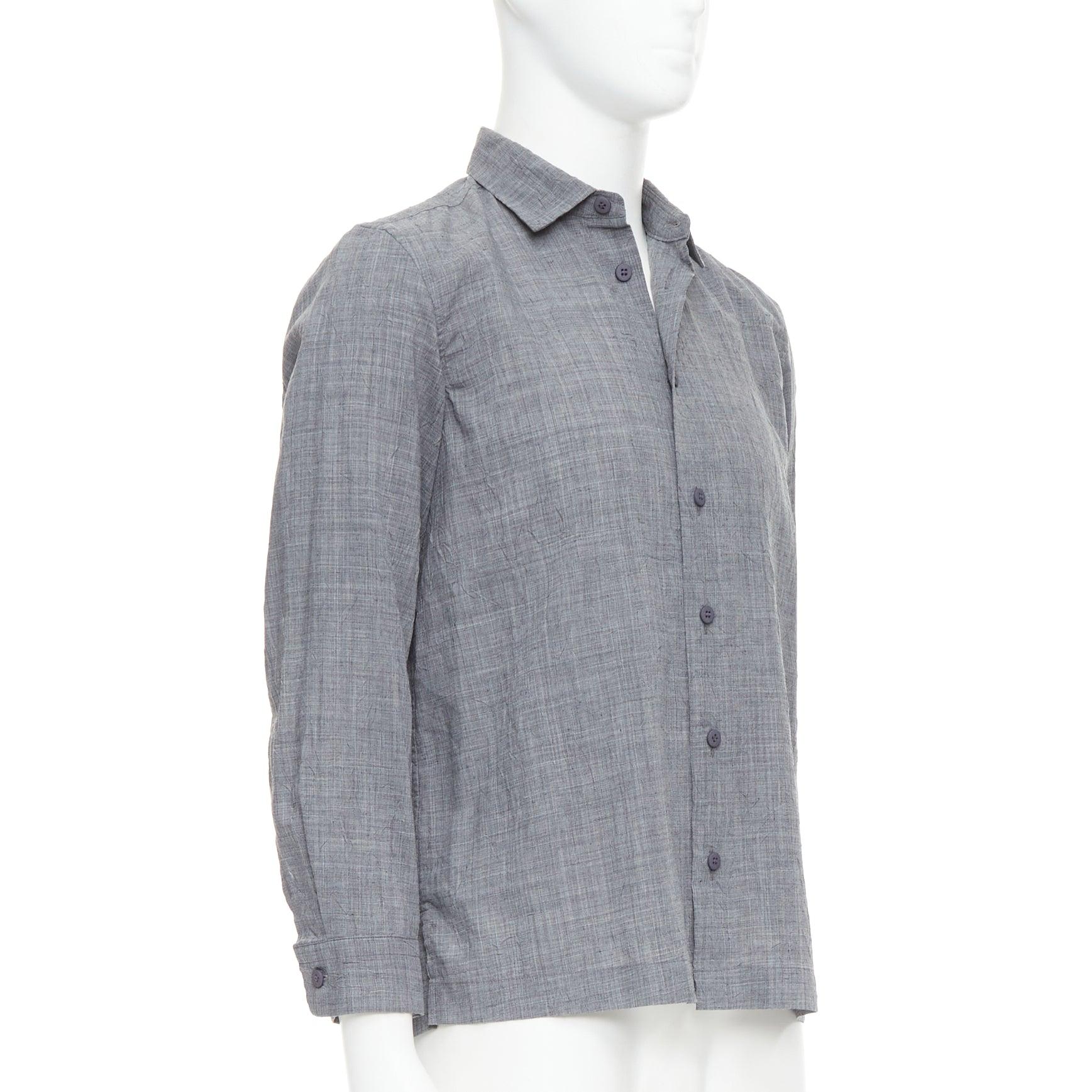 Grigio Issey Miyake Uomo grigio poliestere ramiè increspato camicia top JP1 S in vendita