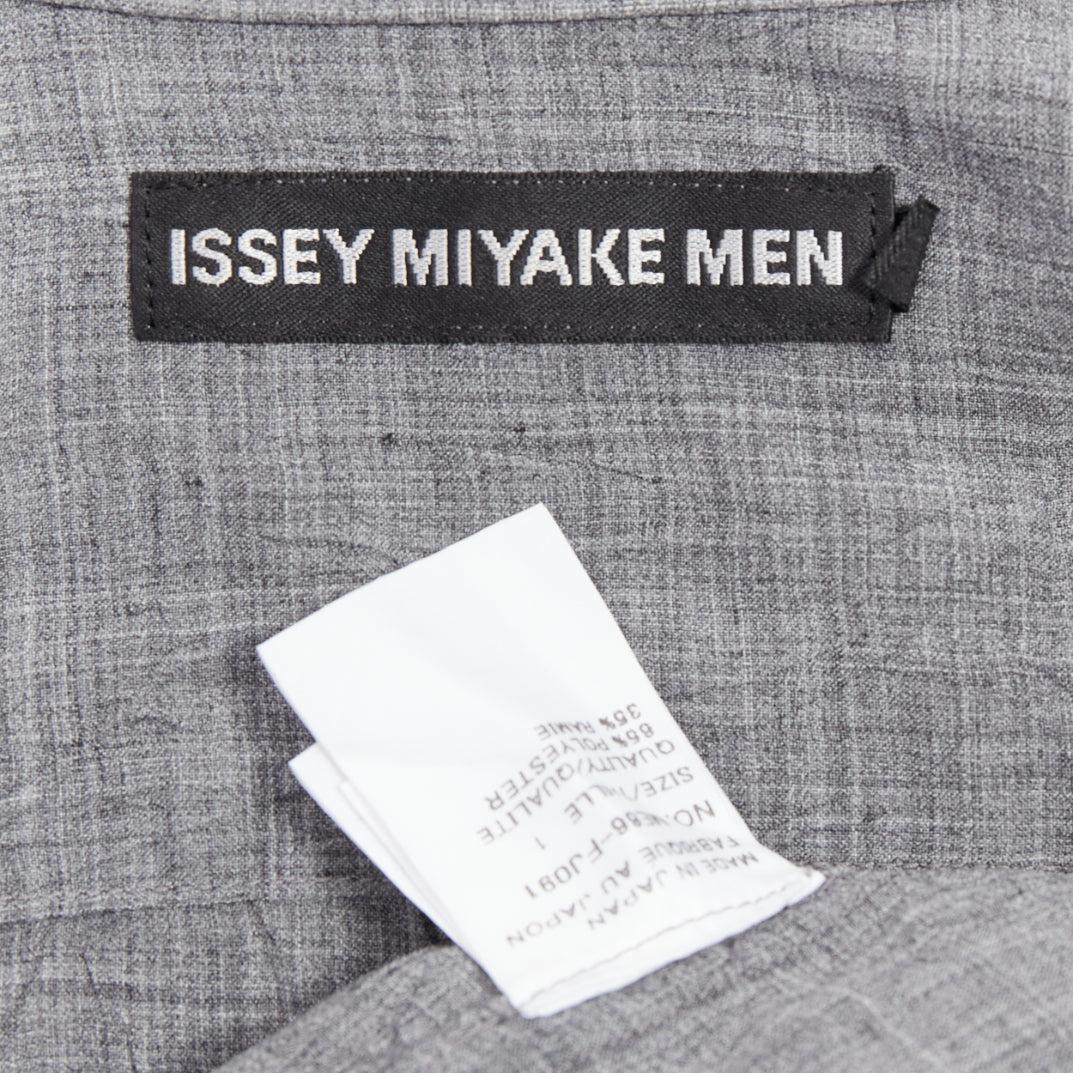 Issey Miyake Uomo grigio poliestere ramiè increspato camicia top JP1 S in vendita 4