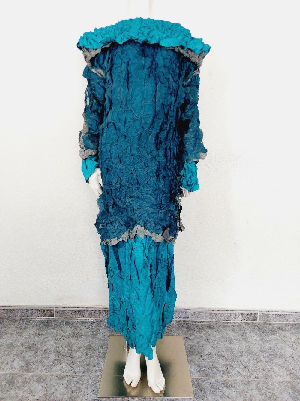 Issey Miyake Metallic Blue Wrinkled Runway Japanese Pleats Please Dress Gown In Excellent Condition In PARIS, FR