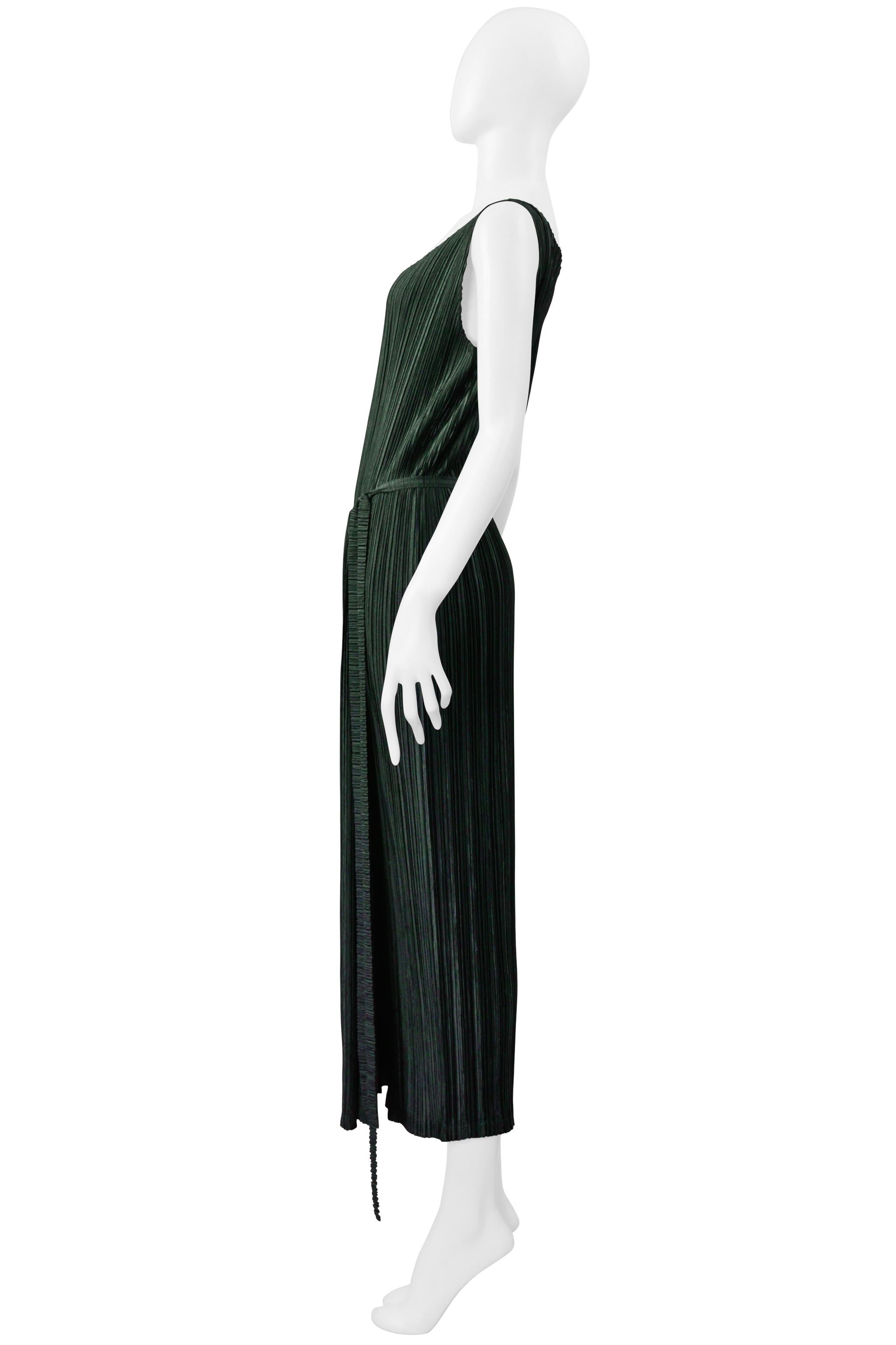 Issey Miyake Robe plissée avec jupe enveloppante vert mousse Ss 1999 Excellent état - En vente à Los Angeles, CA