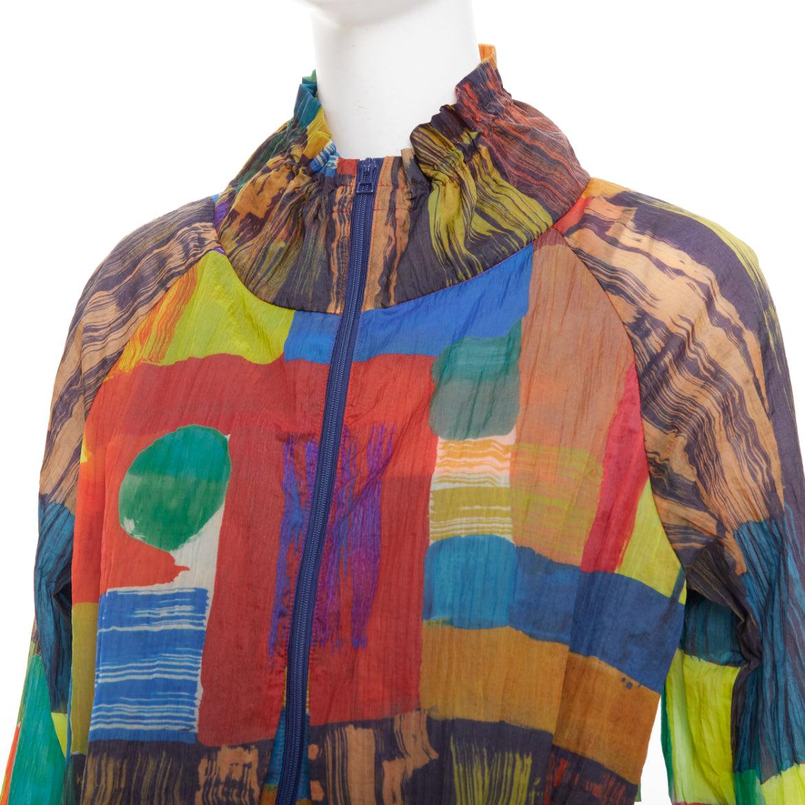 ISSEY MIYAKE mehrfarbiger Regenbogen geometrisch bedrucktes Plisseekleid JP2 M
Referenz: TGAS/F00265
Marke: Issey Miyake
MATERIAL: Polyester
Farbe: Multicolour
Muster: Geometrisch
Verschluss: Reißverschluss
Hergestellt in: Japan

ZUSTAND:
Zustand: