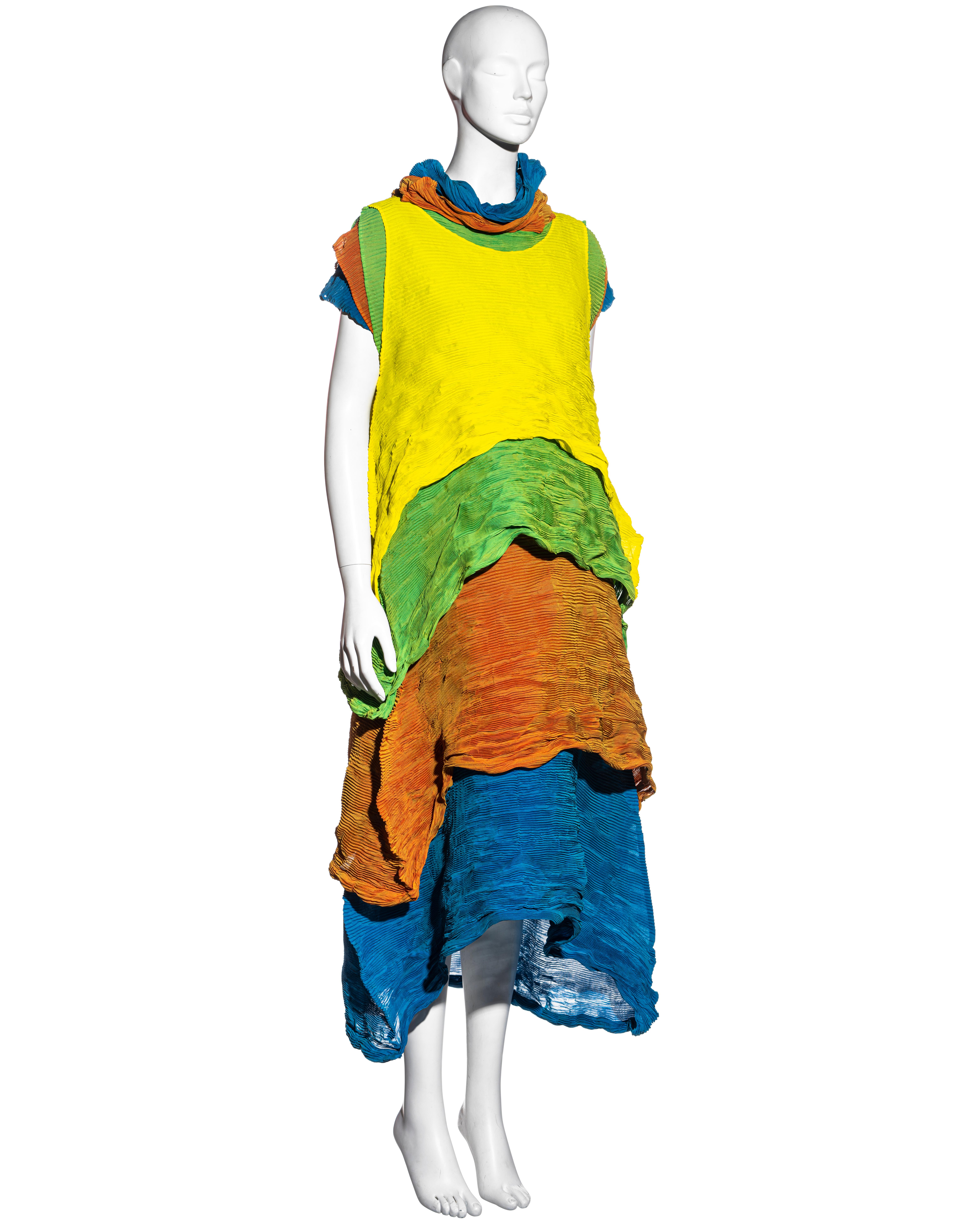 Issey Miyake - Robe plissée multicolore à quatre pièces superposées, printemps-été 1993 en vente 1