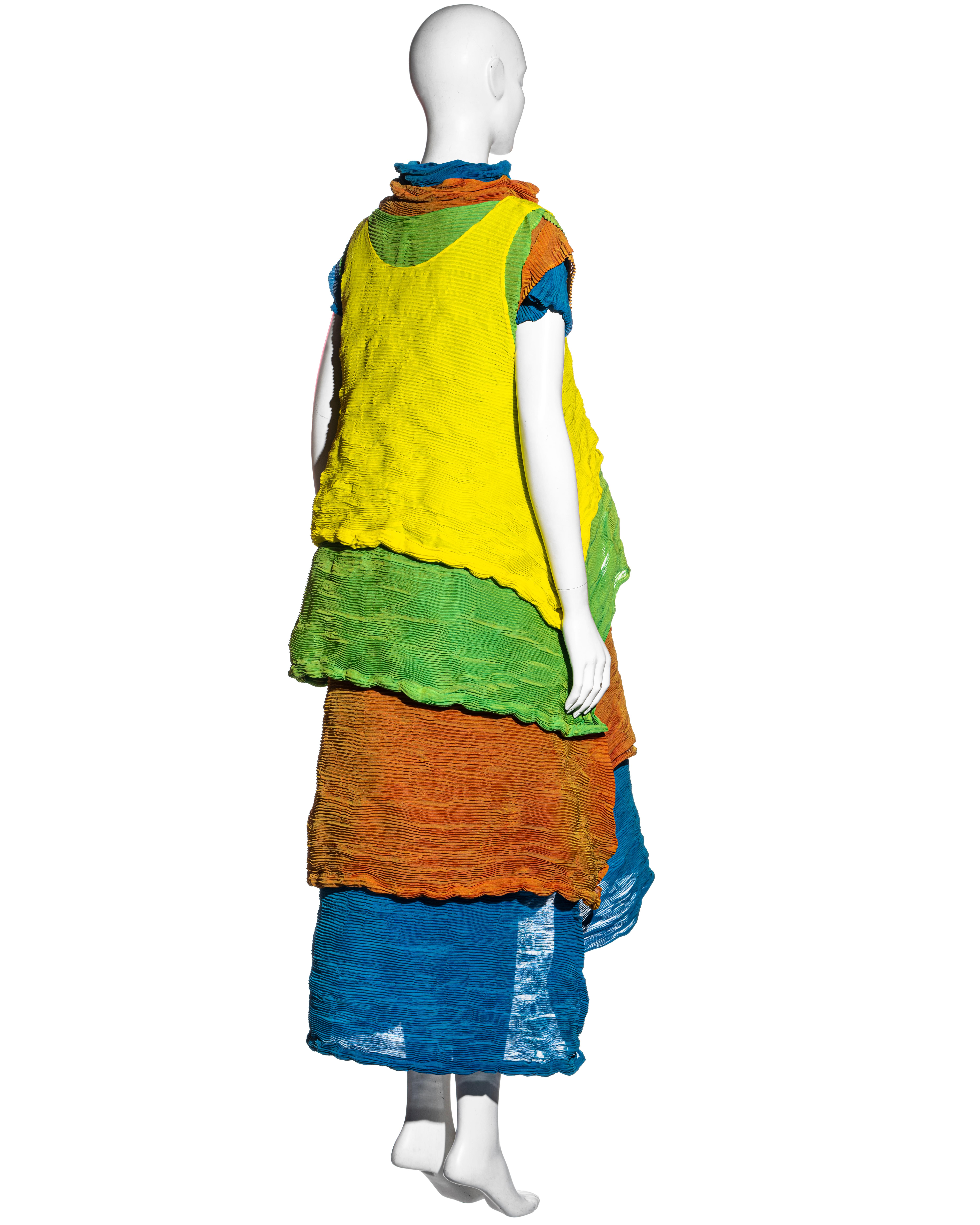 Issey Miyake - Robe plissée multicolore à quatre pièces superposées, printemps-été 1993 en vente 3