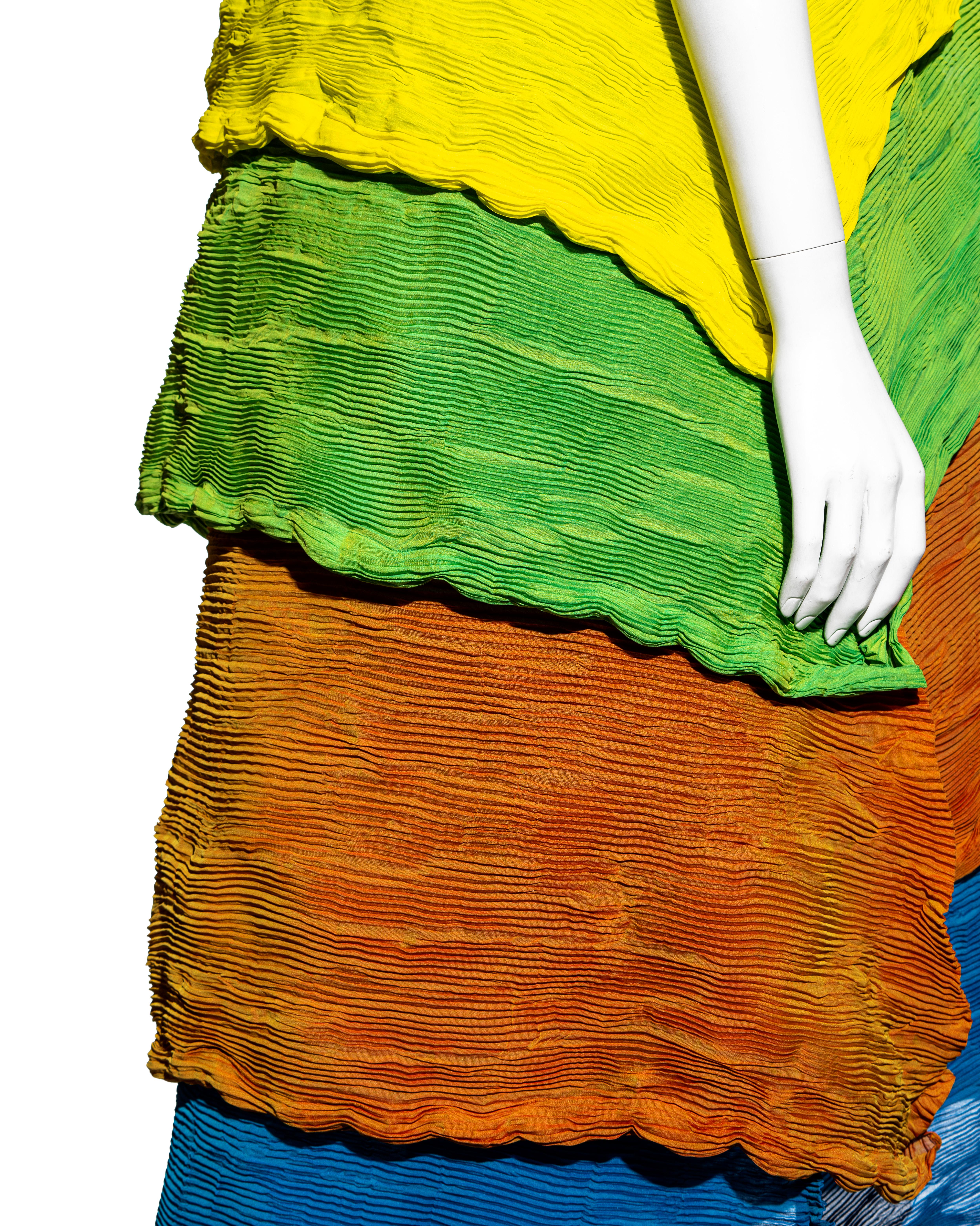 Issey Miyake - Robe plissée multicolore à quatre pièces superposées, printemps-été 1993 en vente 4