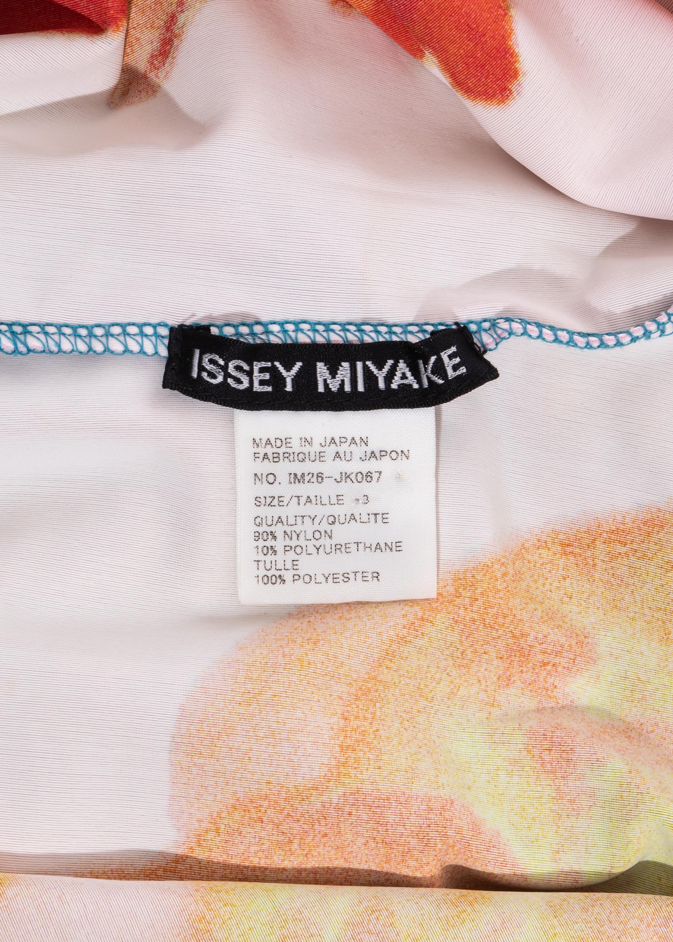 Issey Miyake - Ensemble jupe et haut en maille et lycra multicolore, printemps-été 2002 en vente 6
