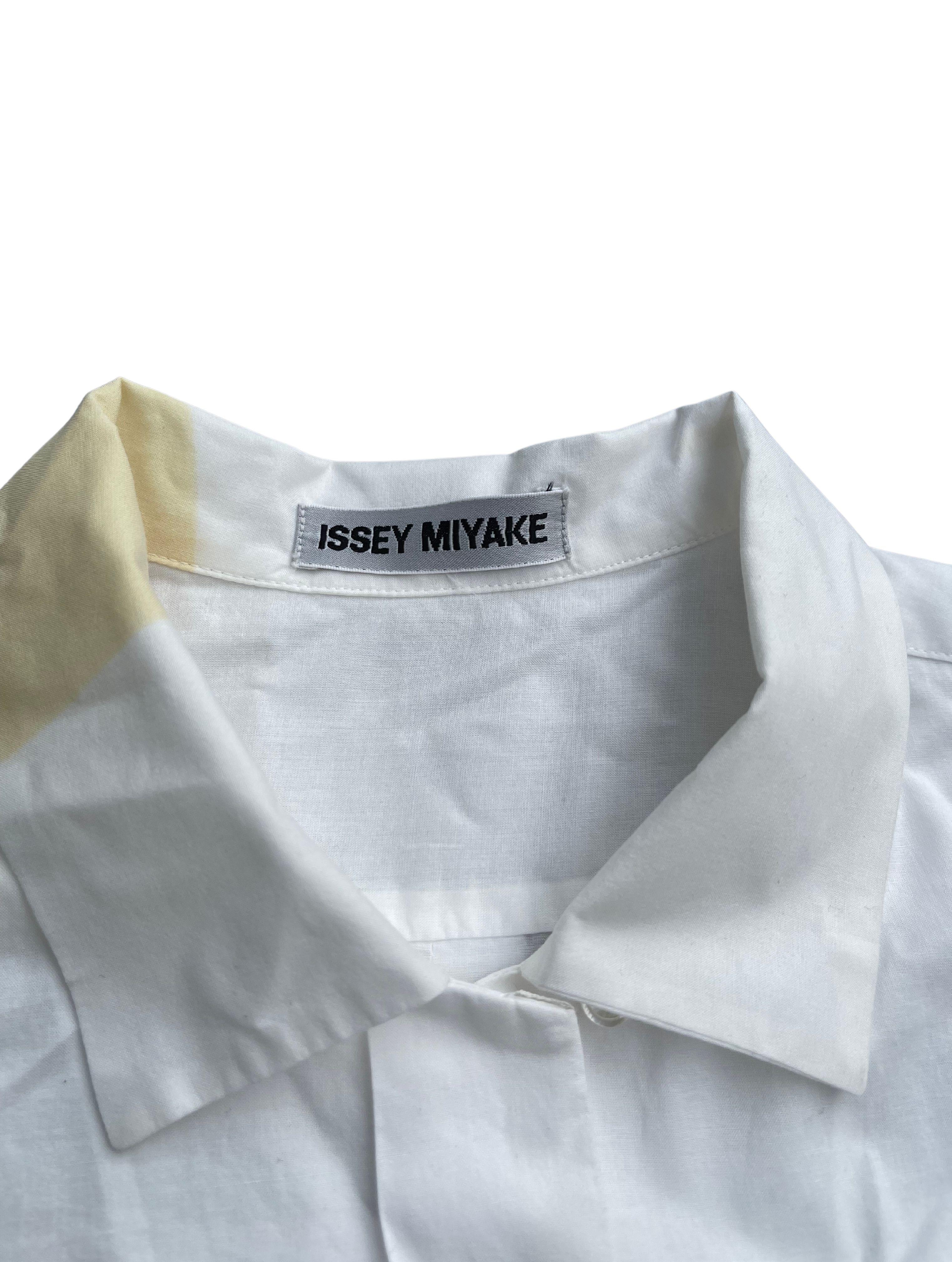 Grigio Issey Miyake - Camicia sbiadita naturale, primavera estate 2002 in vendita