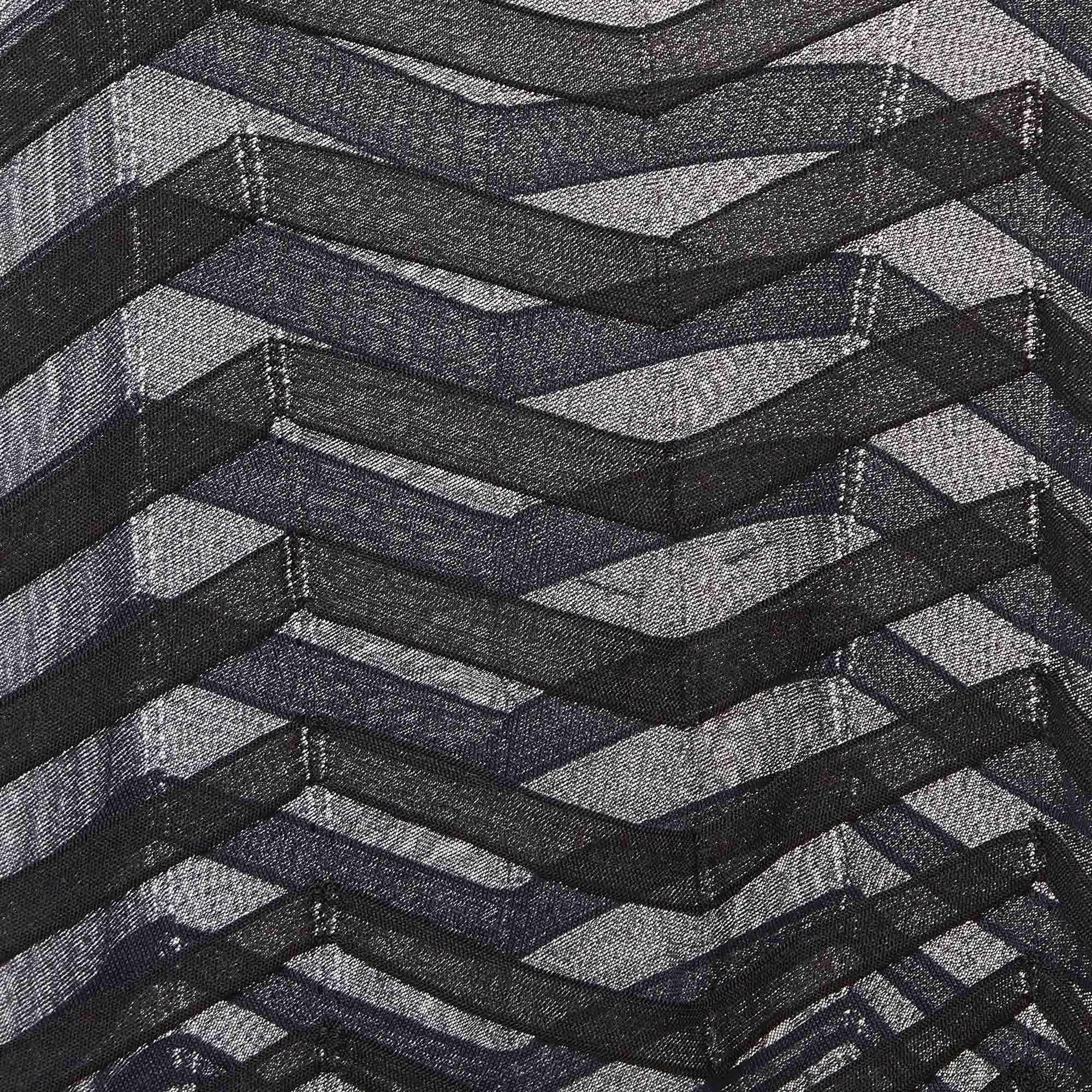 Nero Issey Miyake - Top in maglia trasparente blu navy con motivo a scacchiera - S in vendita