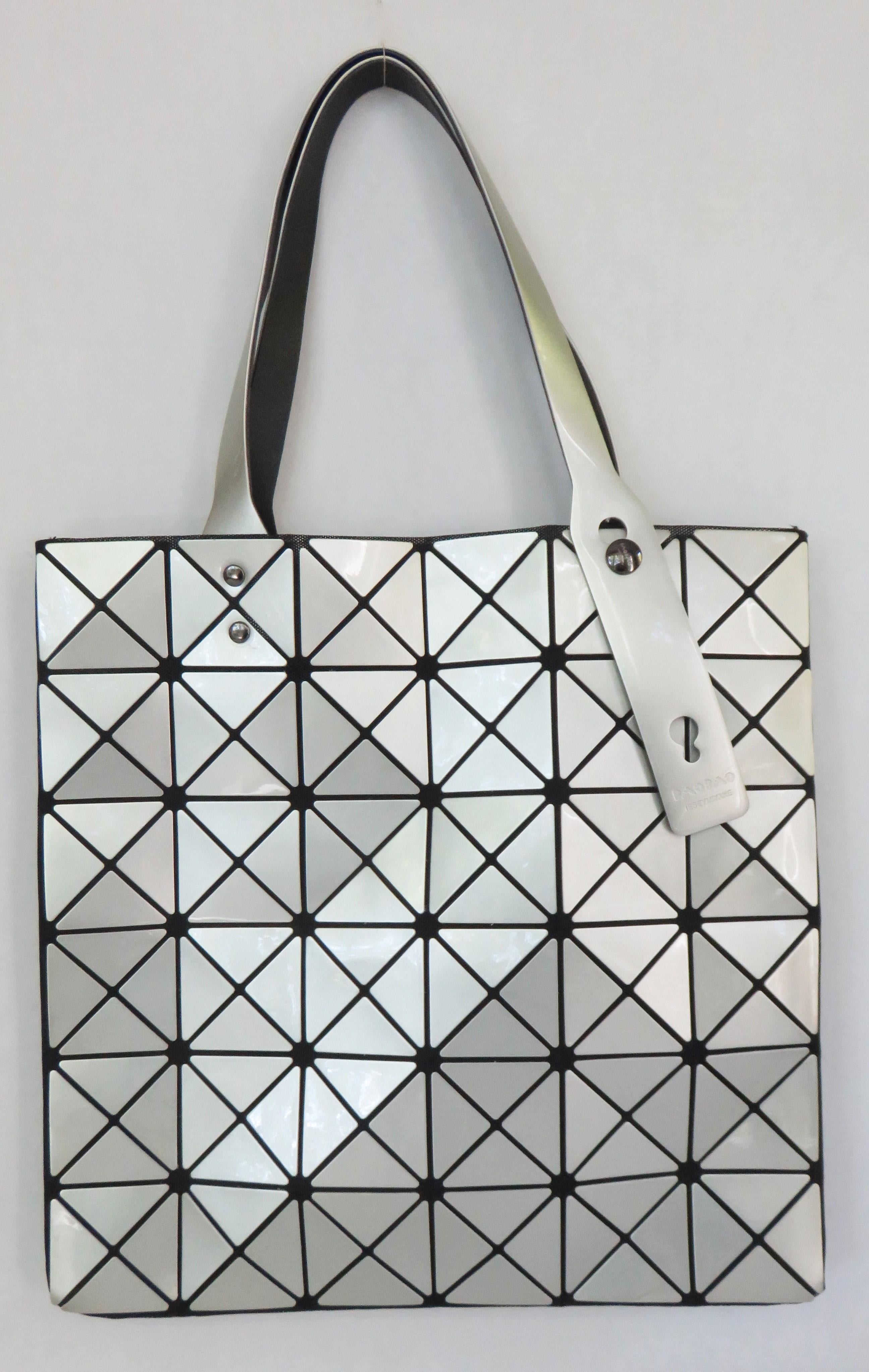 Issey Miyake New Bao Bao Handbag In Excellent Condition For Sale In Water Mill, NY