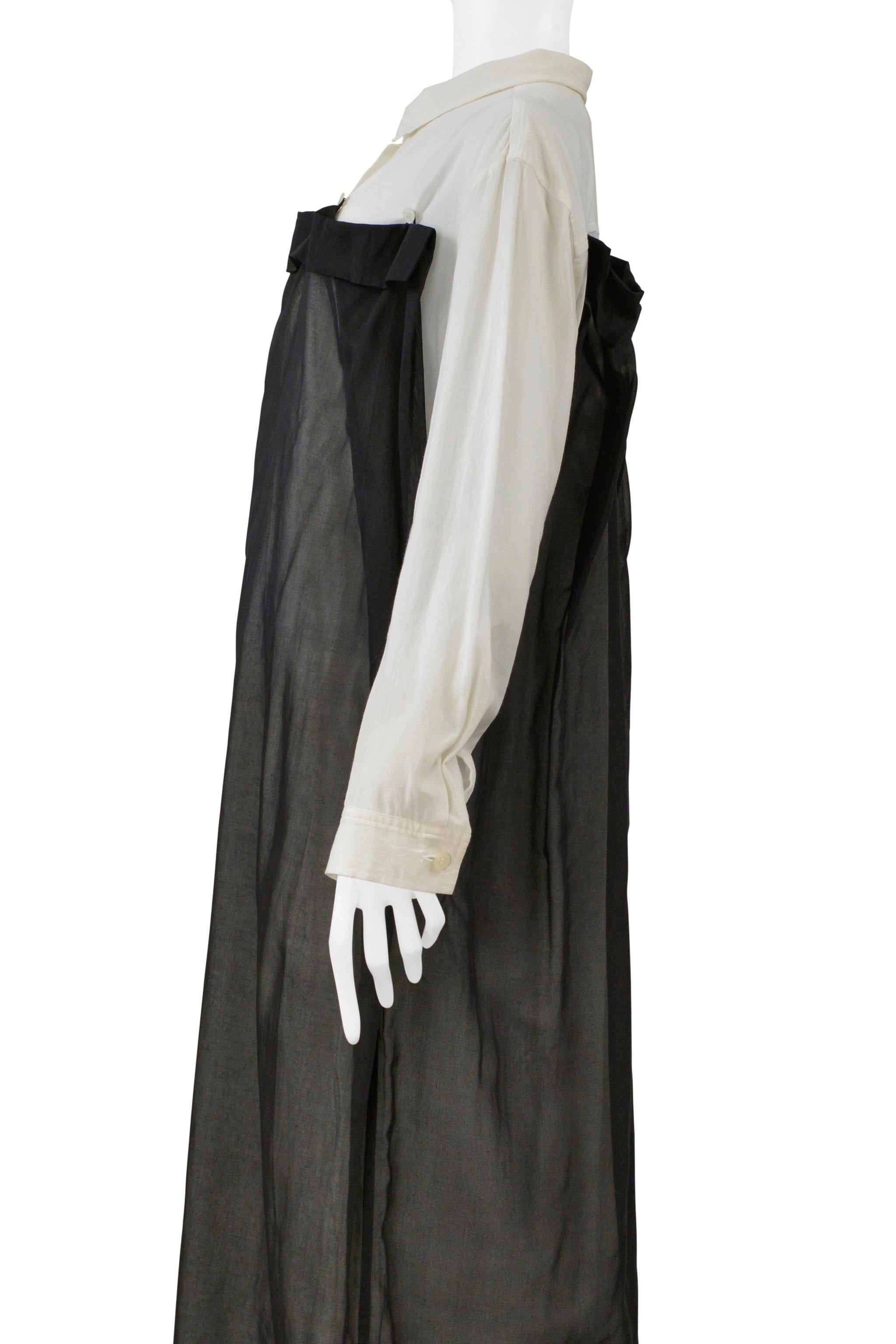 Issey Miyake Robe-chemise écrue avec superposition de boutons noirs 1998-1999 en vente 1