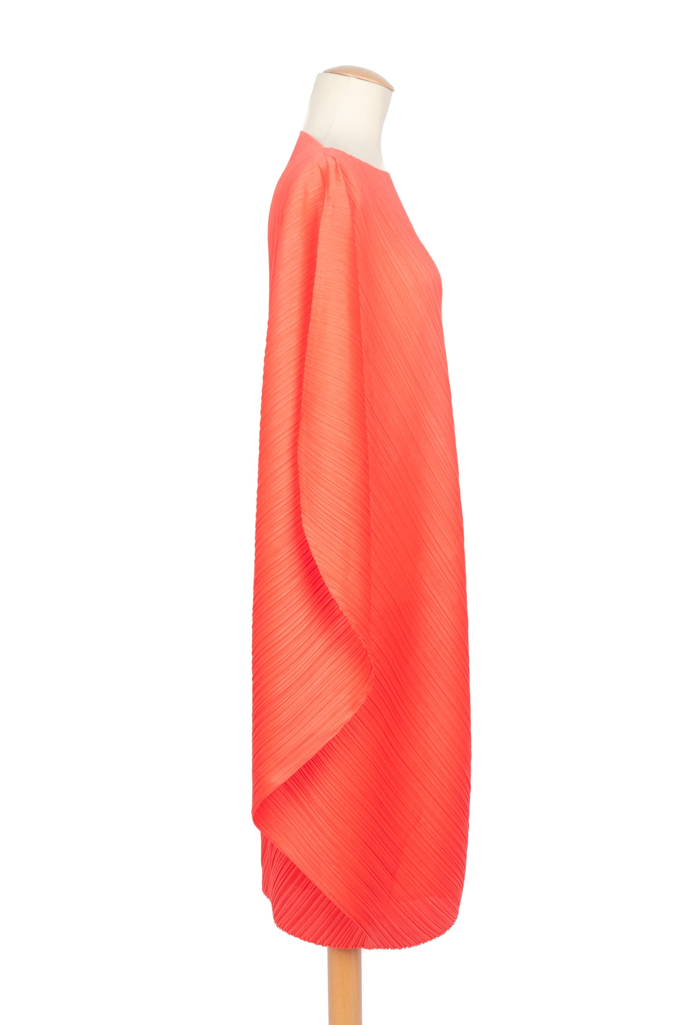Rouge Issey Miyake robe orange Pleats Please en vente