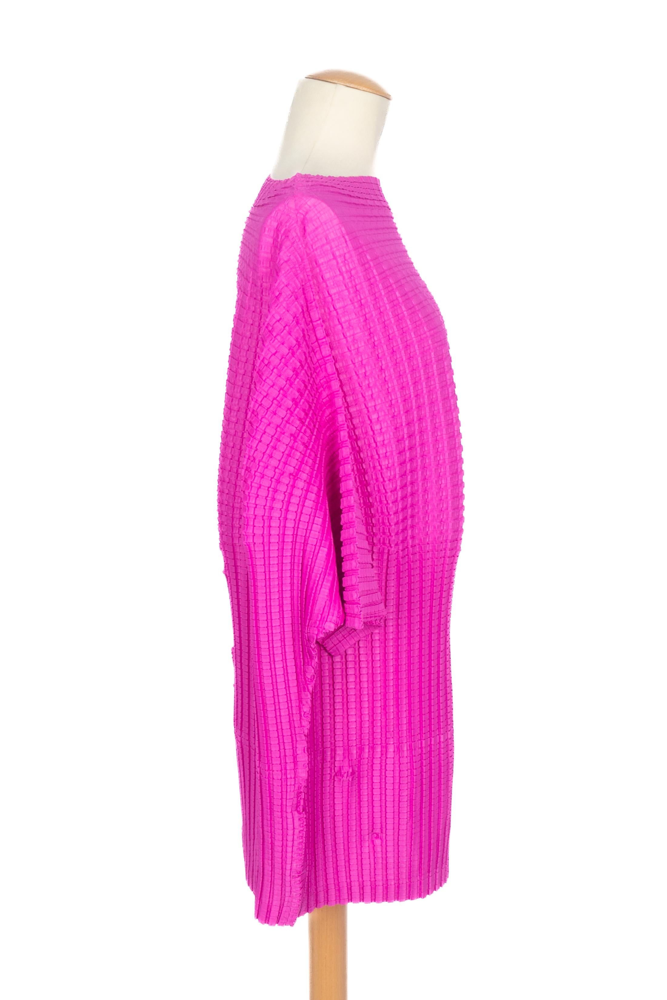 Issey Miyake rose Robe Pleats Please Excellent état - En vente à SAINT-OUEN-SUR-SEINE, FR