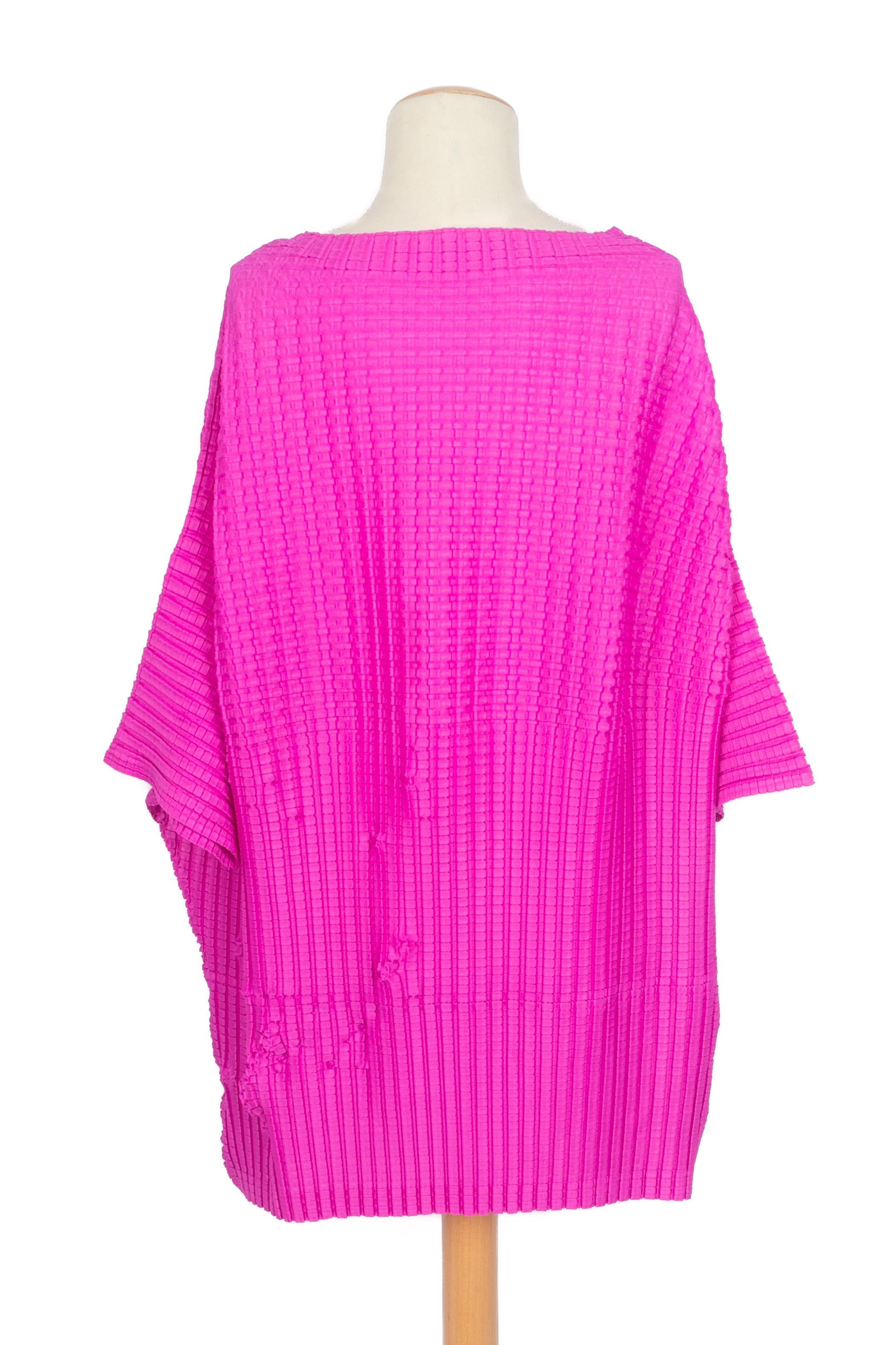 Issey Miyake rose Robe Pleats Please en vente 1
