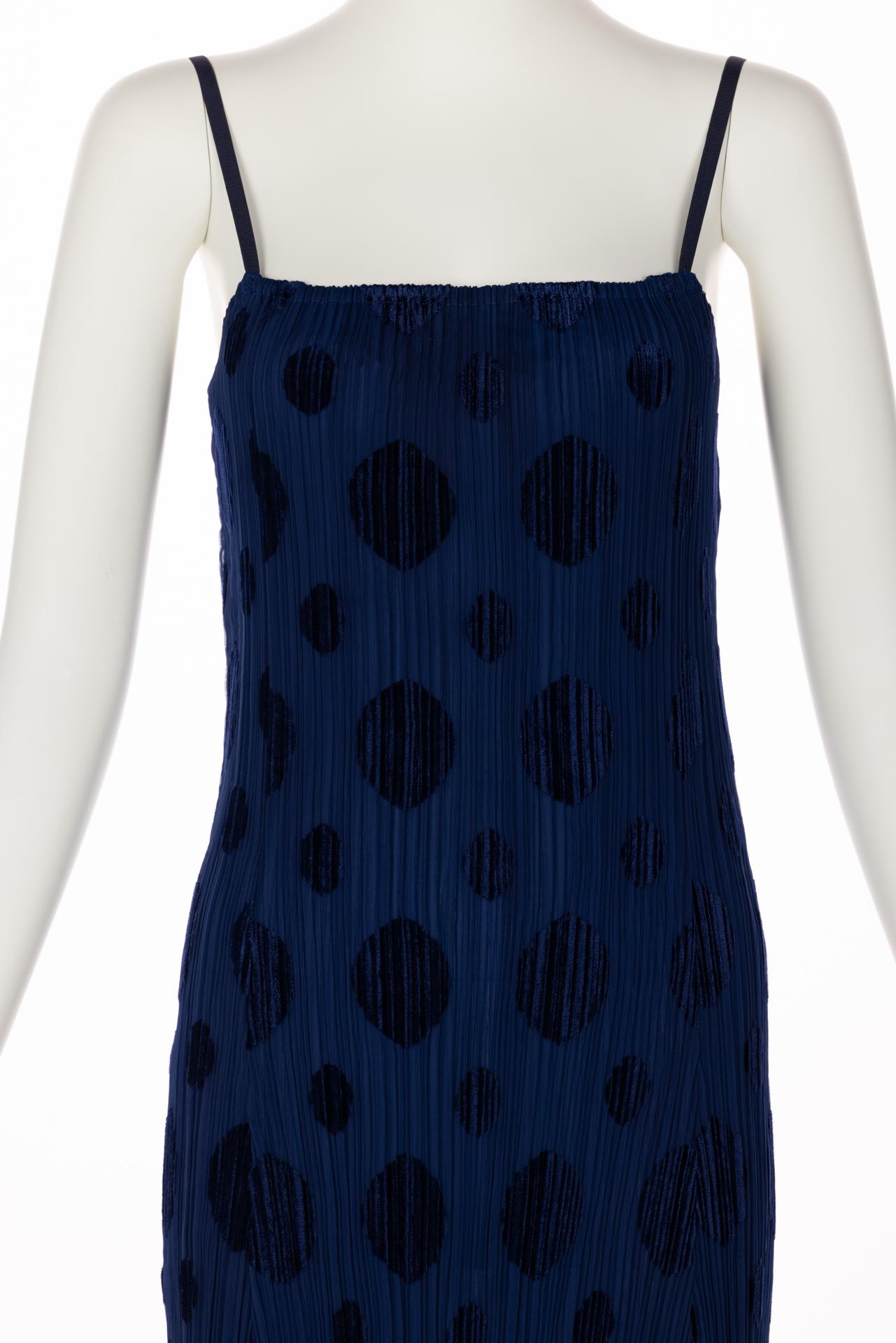 Issey Miyake Pleated Blue Polka Dot Dress & Jacket Set For Sale 5