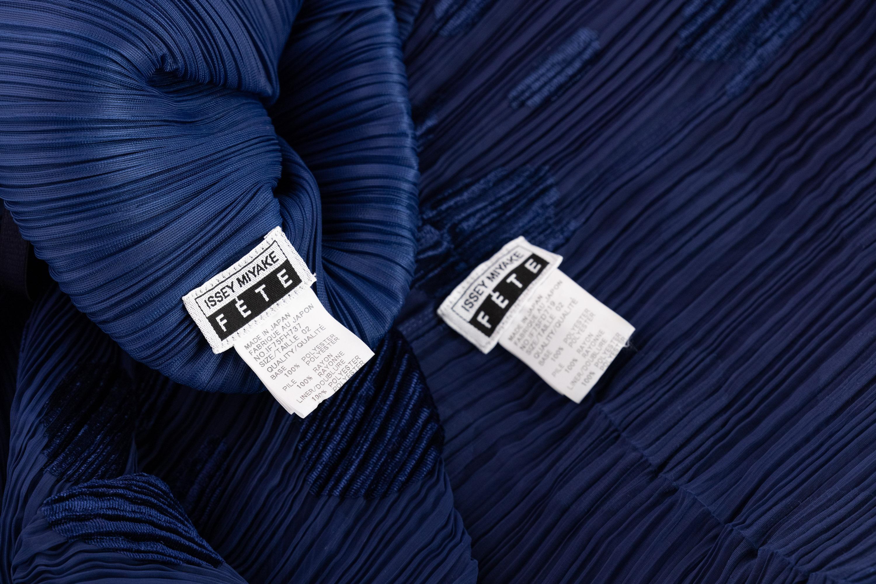 Issey Miyake Pleated Blue Polka Dot Dress & Jacket Set For Sale 6
